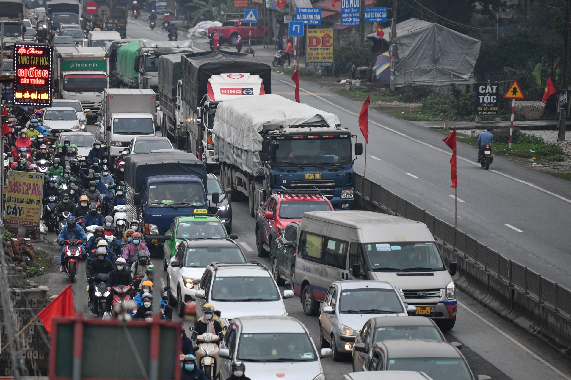 nguoi dan do ve Ha Noi sau Tet anh 3