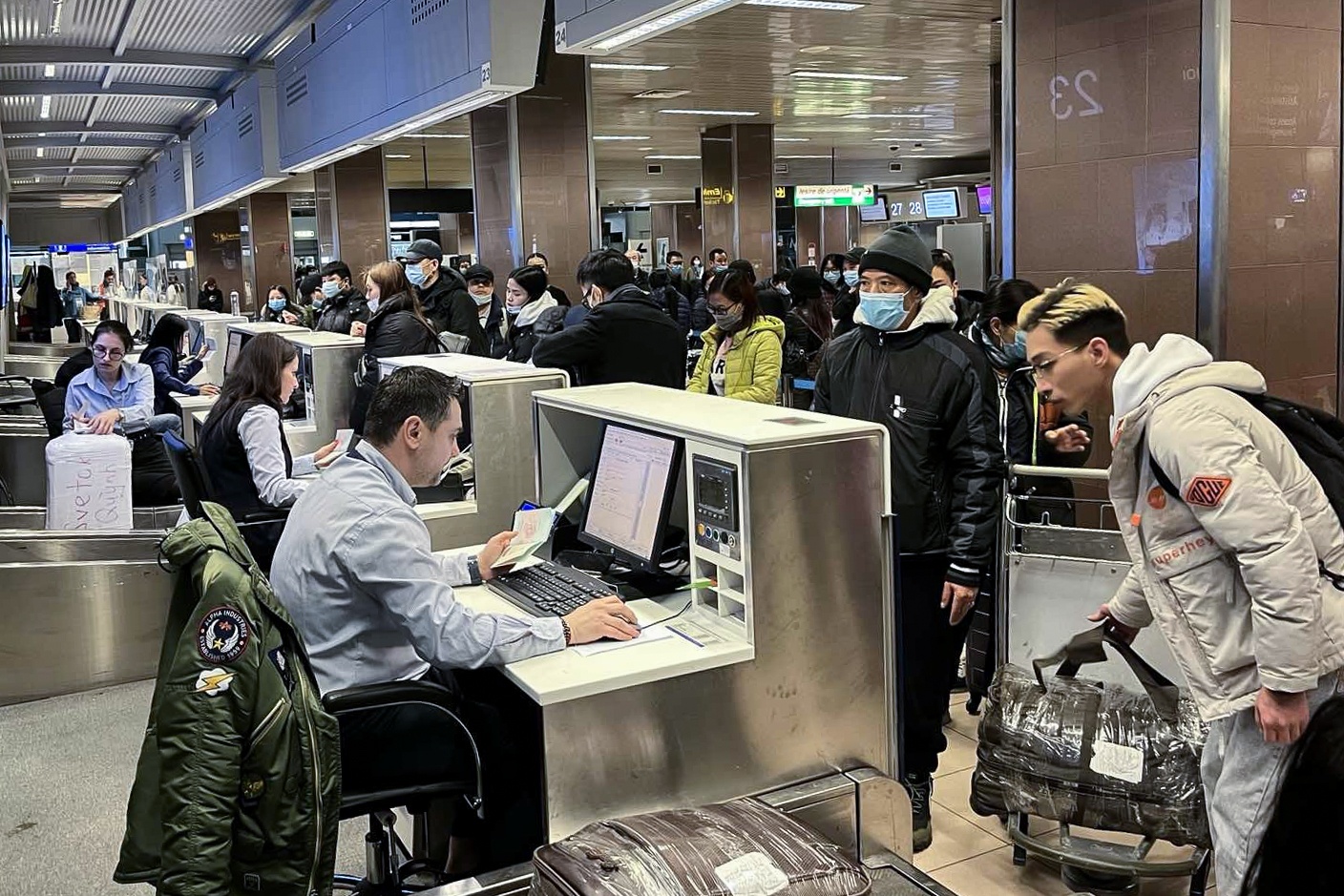 chuyen bay cuu tro anh 2