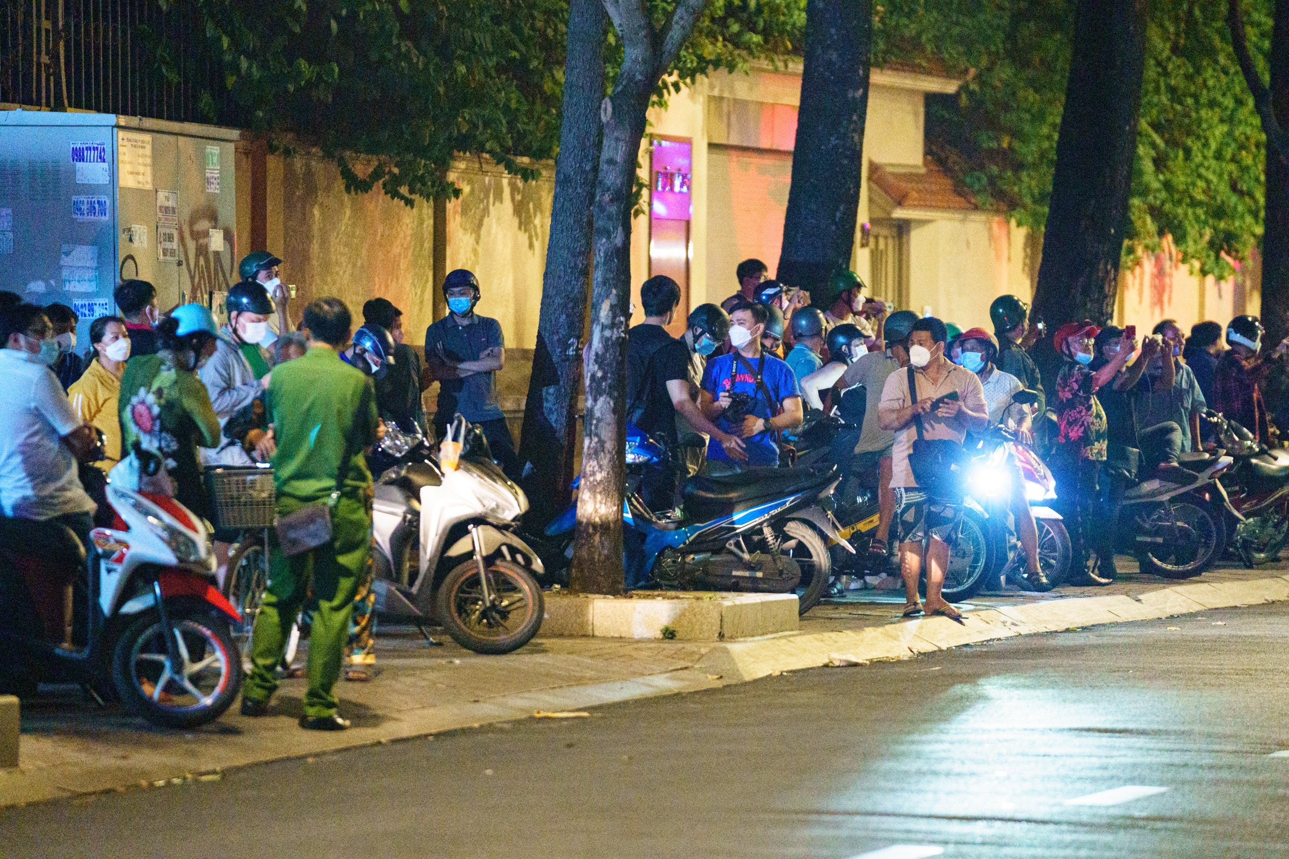 Khám xét nhà bà Phương Hằng ảnh 10 Kham xet nha ba Phuong Hang anh 10