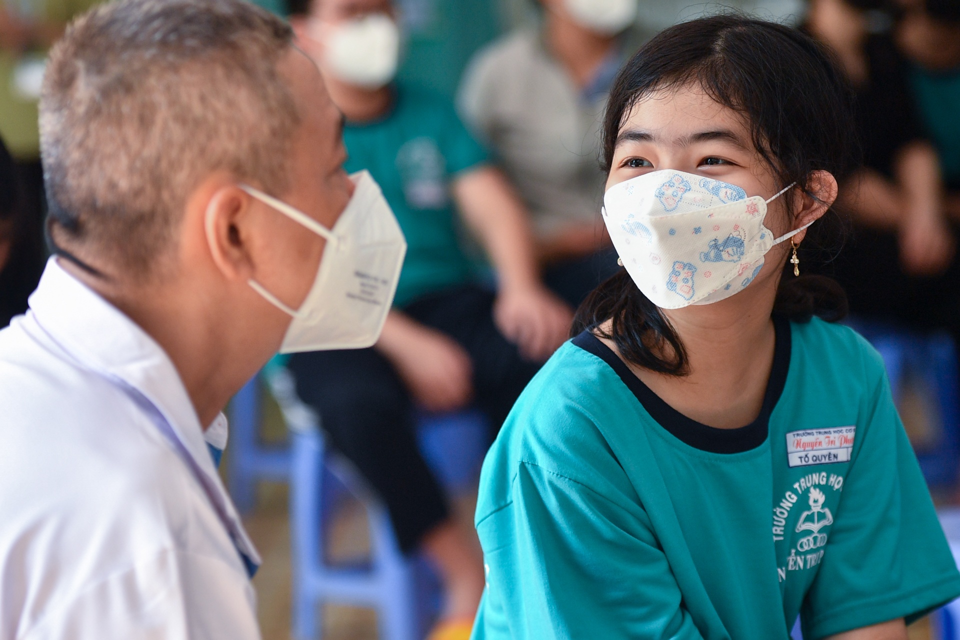 Ngay dau tien to chuc tiem vaccine Covid-19 cho tre 5-11 tuoi o TP.HCM hinh anh