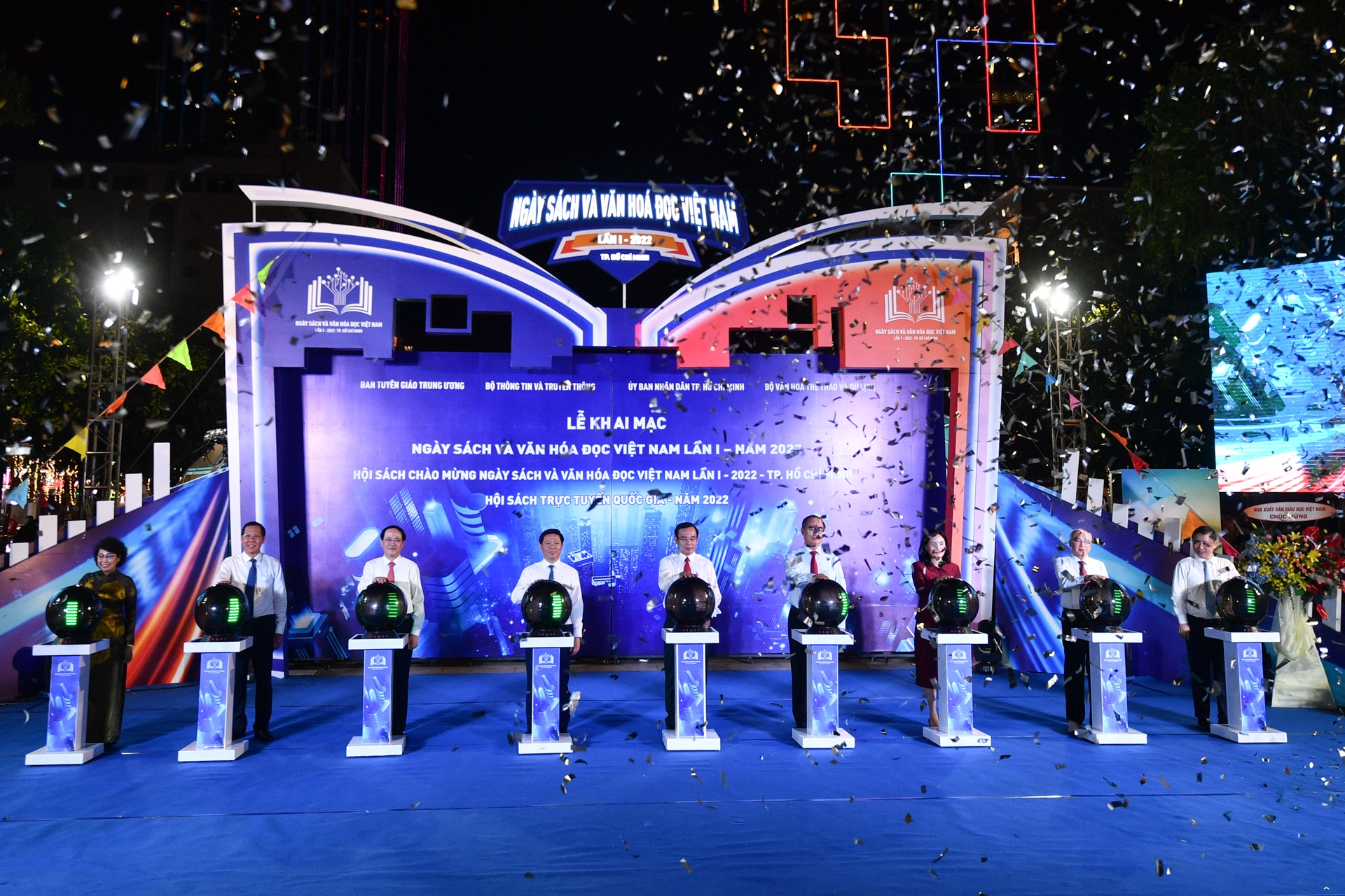 Khai mac Sach va Van hoa doc anh 1