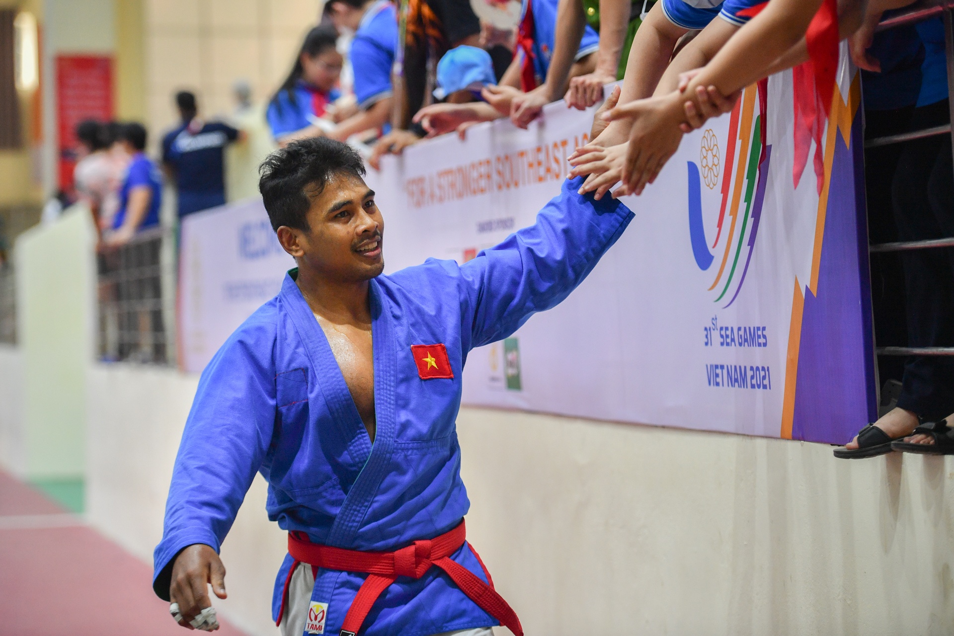 Viet Nam gianh huy chuong vang dau tien anh 8