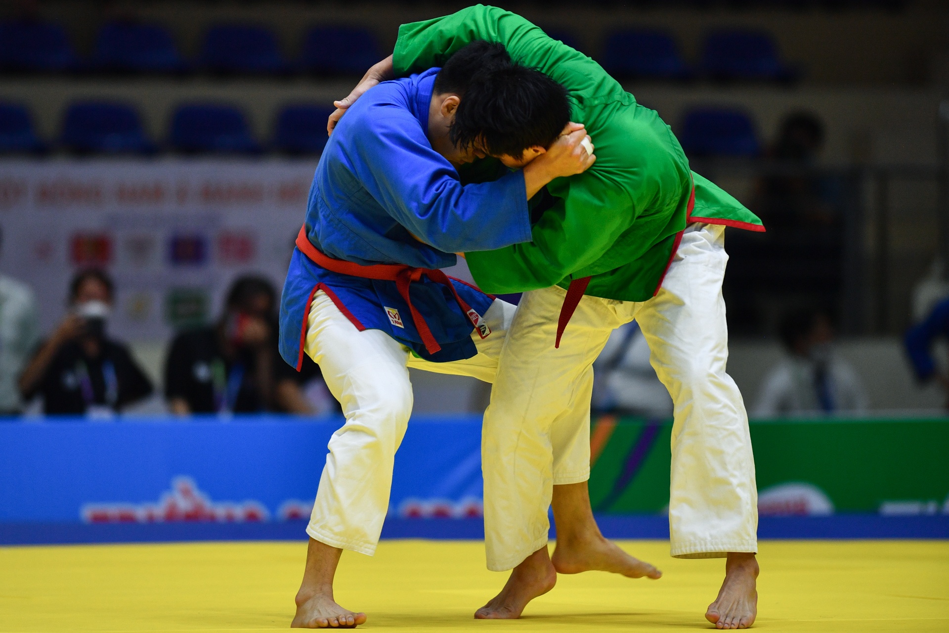 Viet Nam gianh duy chuong vang anh 4