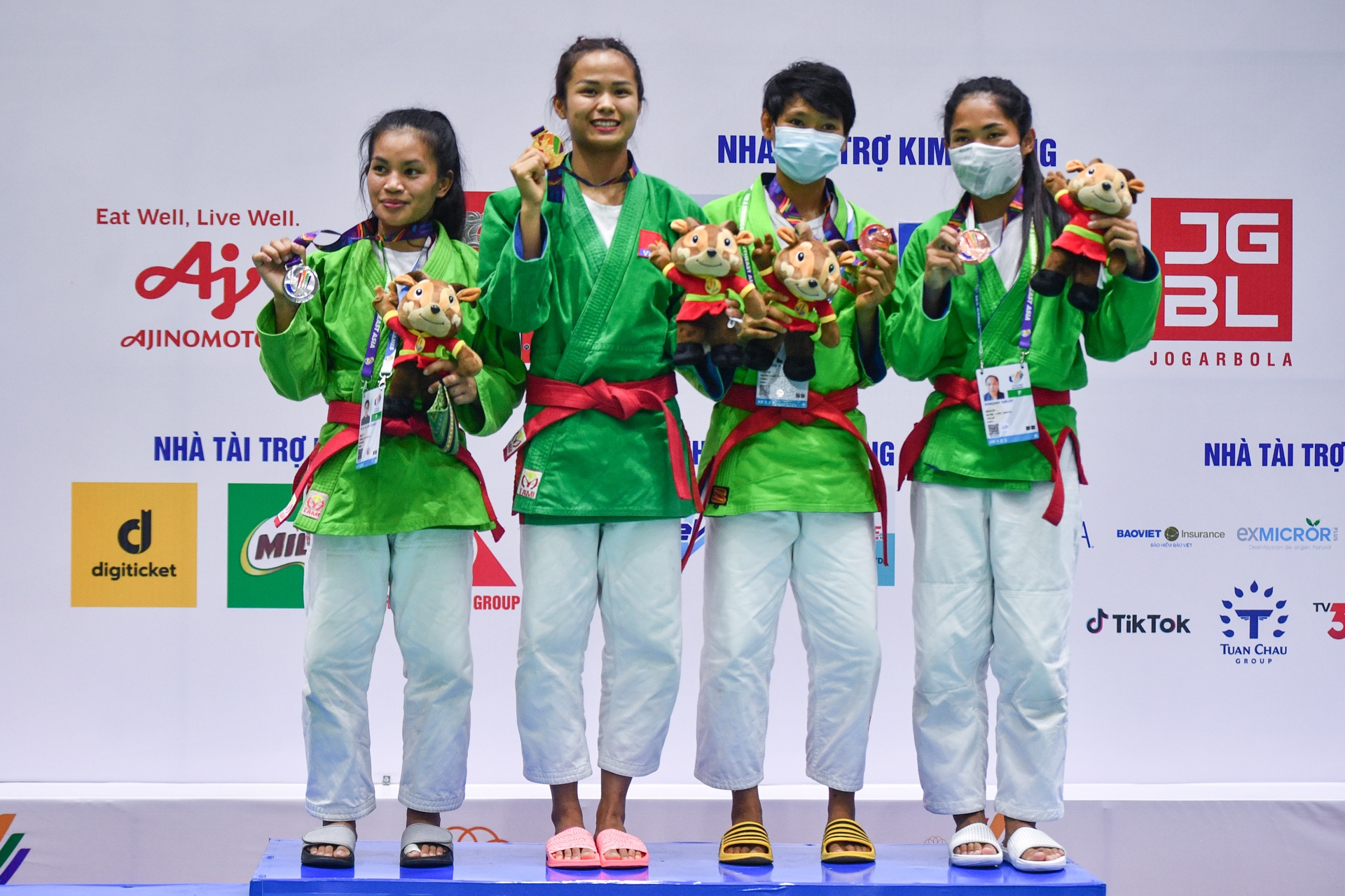 Cam xuc cua nu VDV gianh HCV dau tien cho doan Viet Nam anh 4