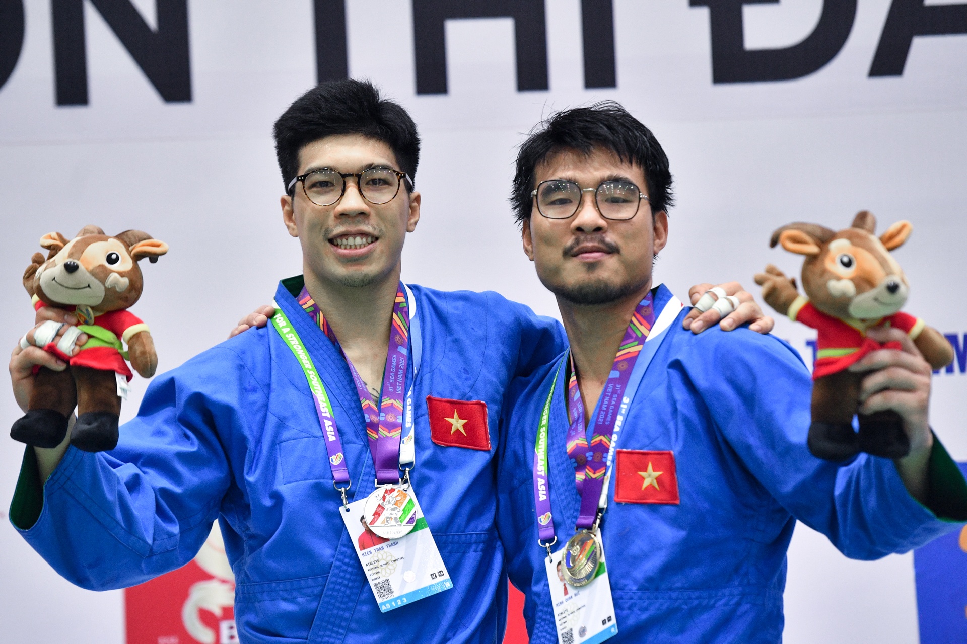 Viet Nam gianh huy chuong vang dau tien anh 9