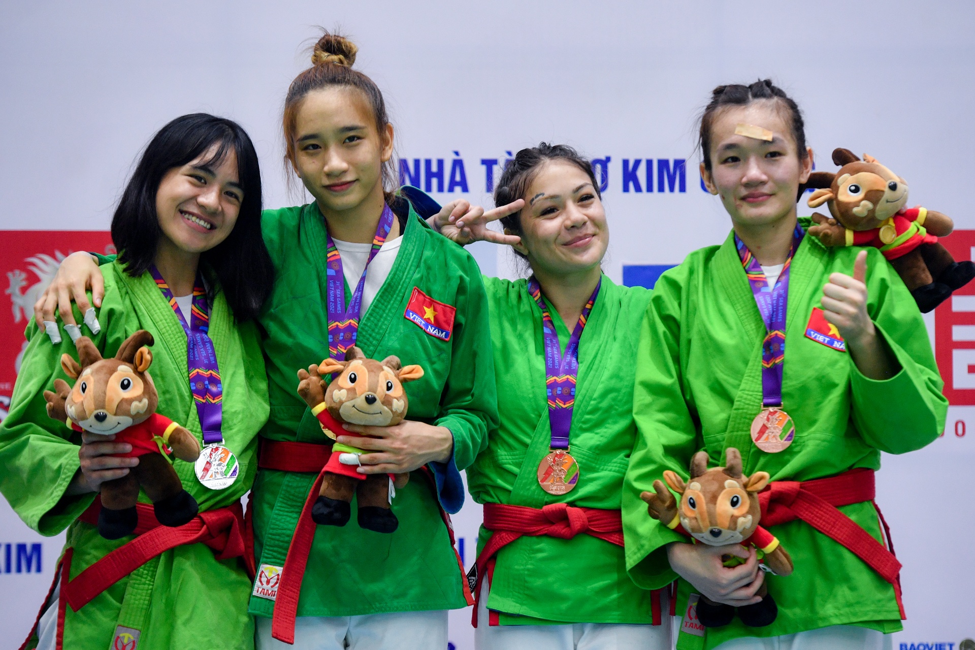 Viet Nam gianh duy chuong vang anh 6