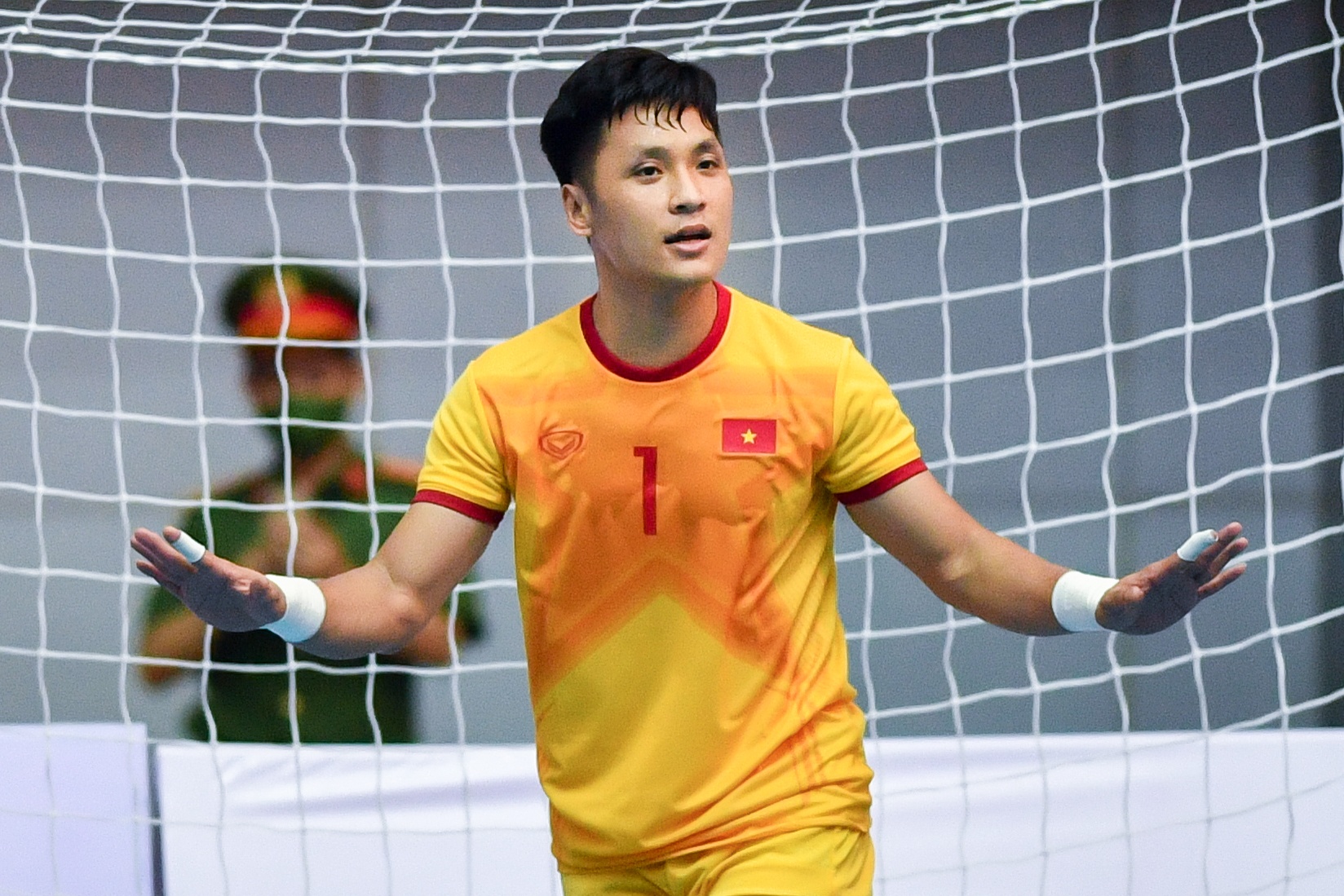 Ho Van Y lien tuc nhac dong doi binh tinh hinh anh