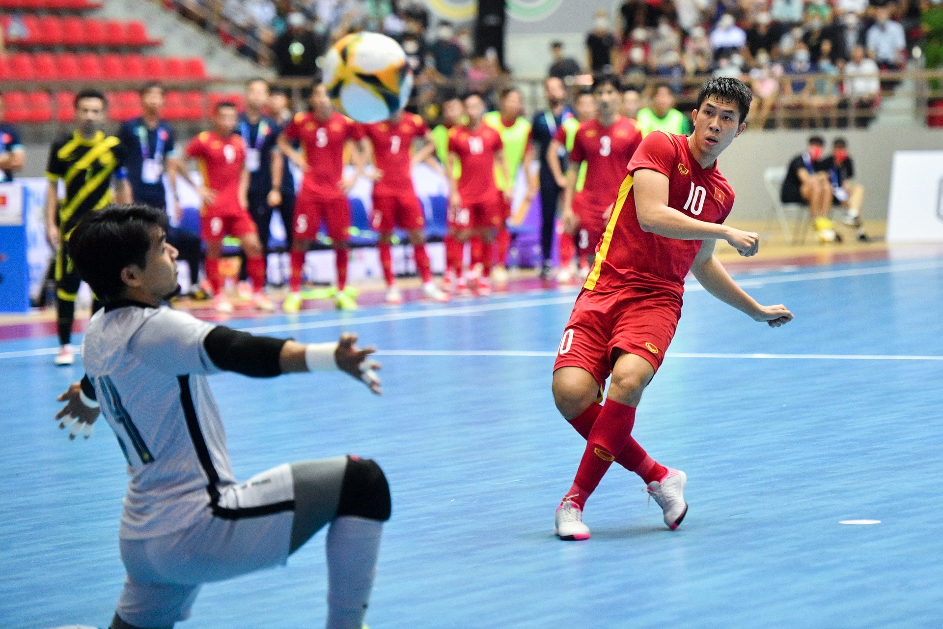 Futsal Viet Nam thang Malaysia anh 5