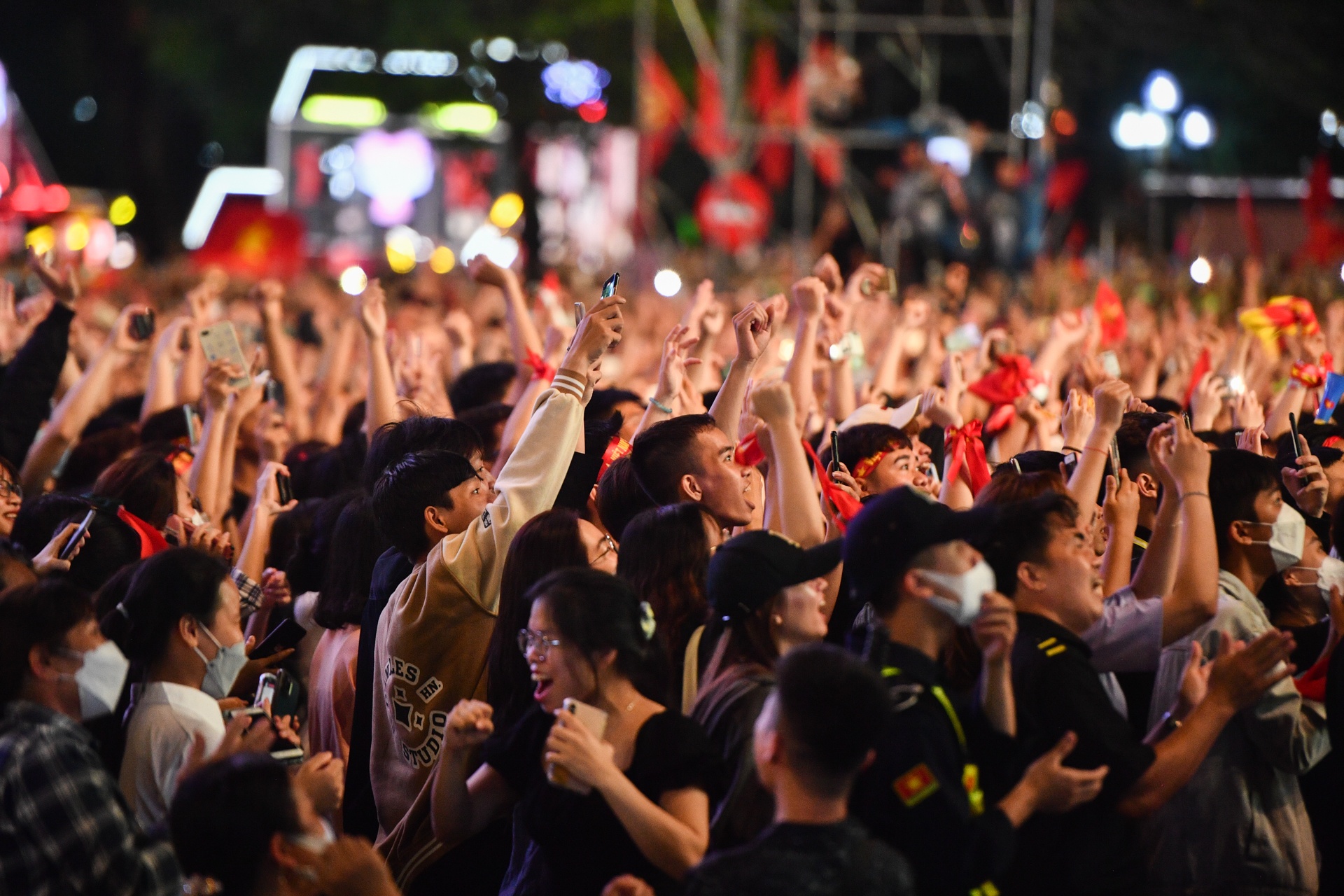 nguoi dan di bao an mung chien thang U23 anh 2