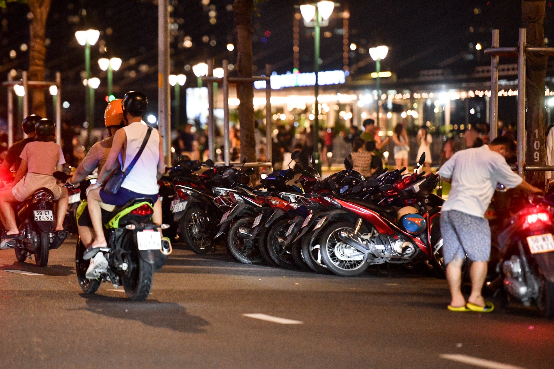 lan chiem le duong cong vien ben Bach Dang anh 7