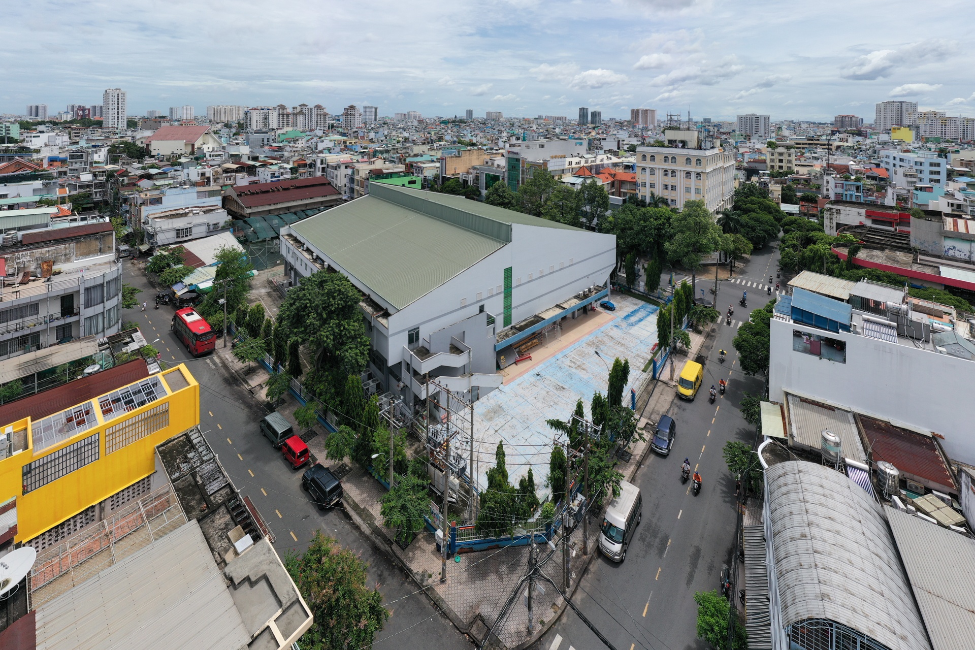 nha thi dau Lanh Binh Thang hoat dong nho le anh 1