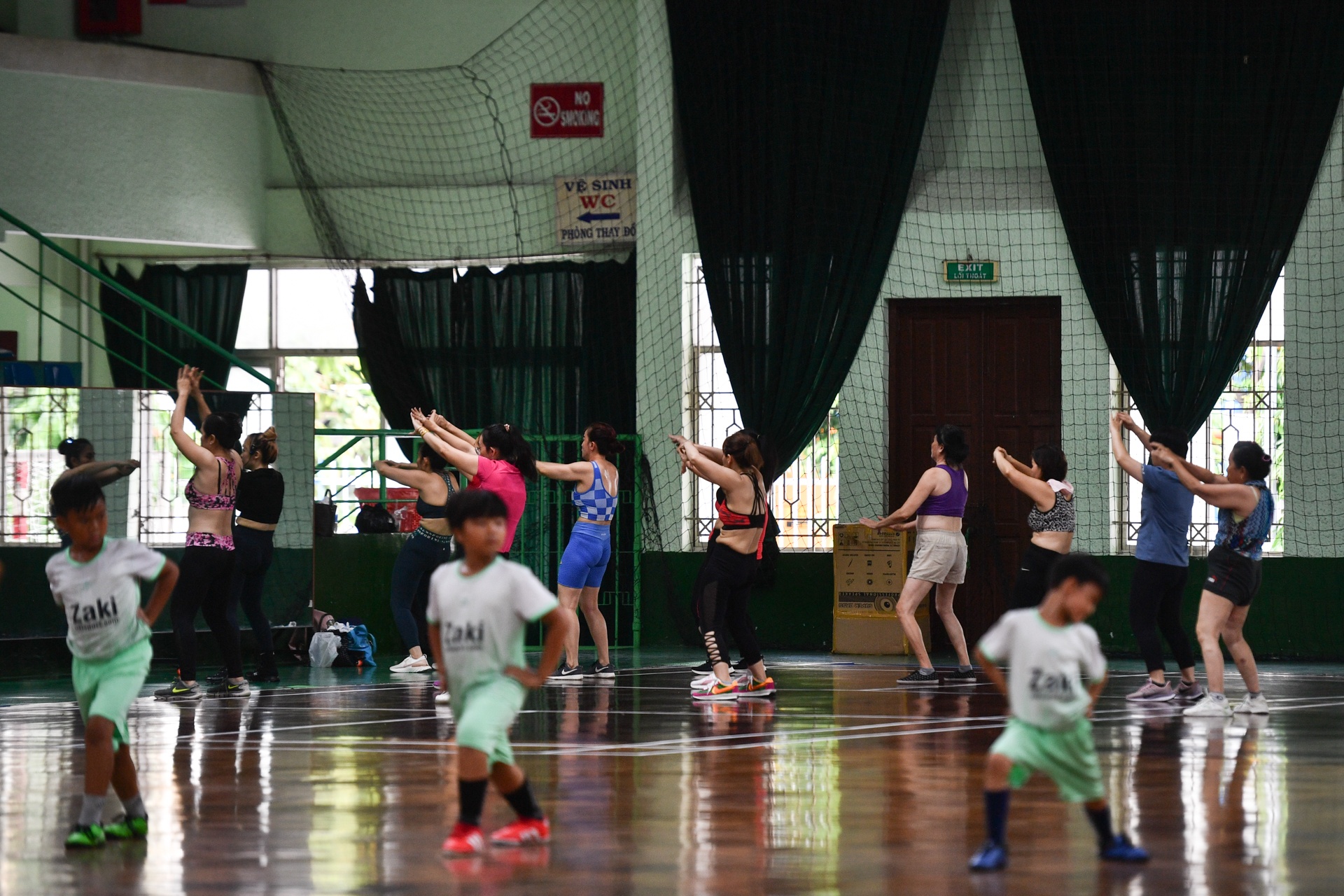 nha thi dau Lanh Binh Thang hoat dong nho le anh 4