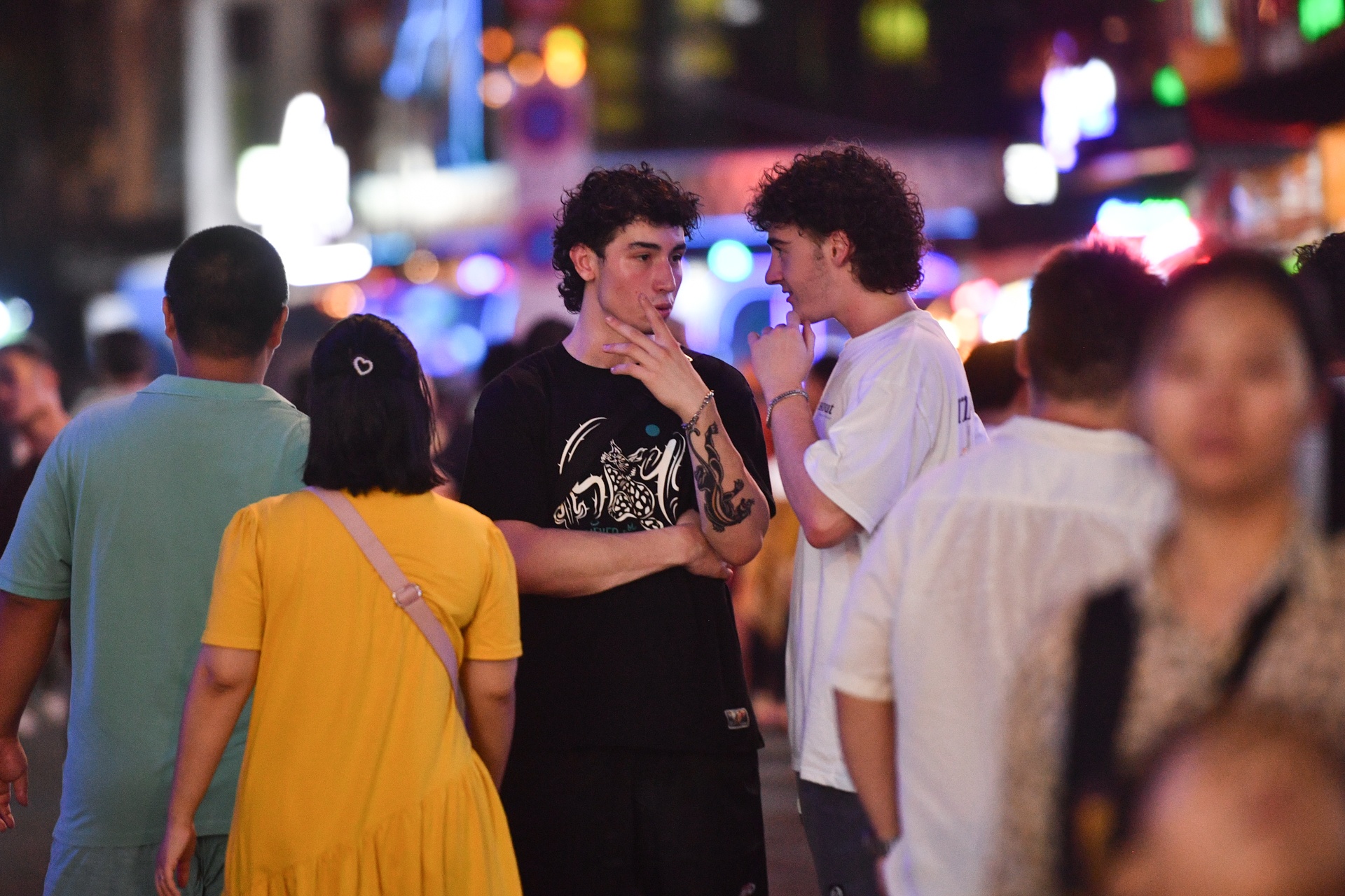 Pho Bui Vien dong nghit nguoi anh 4