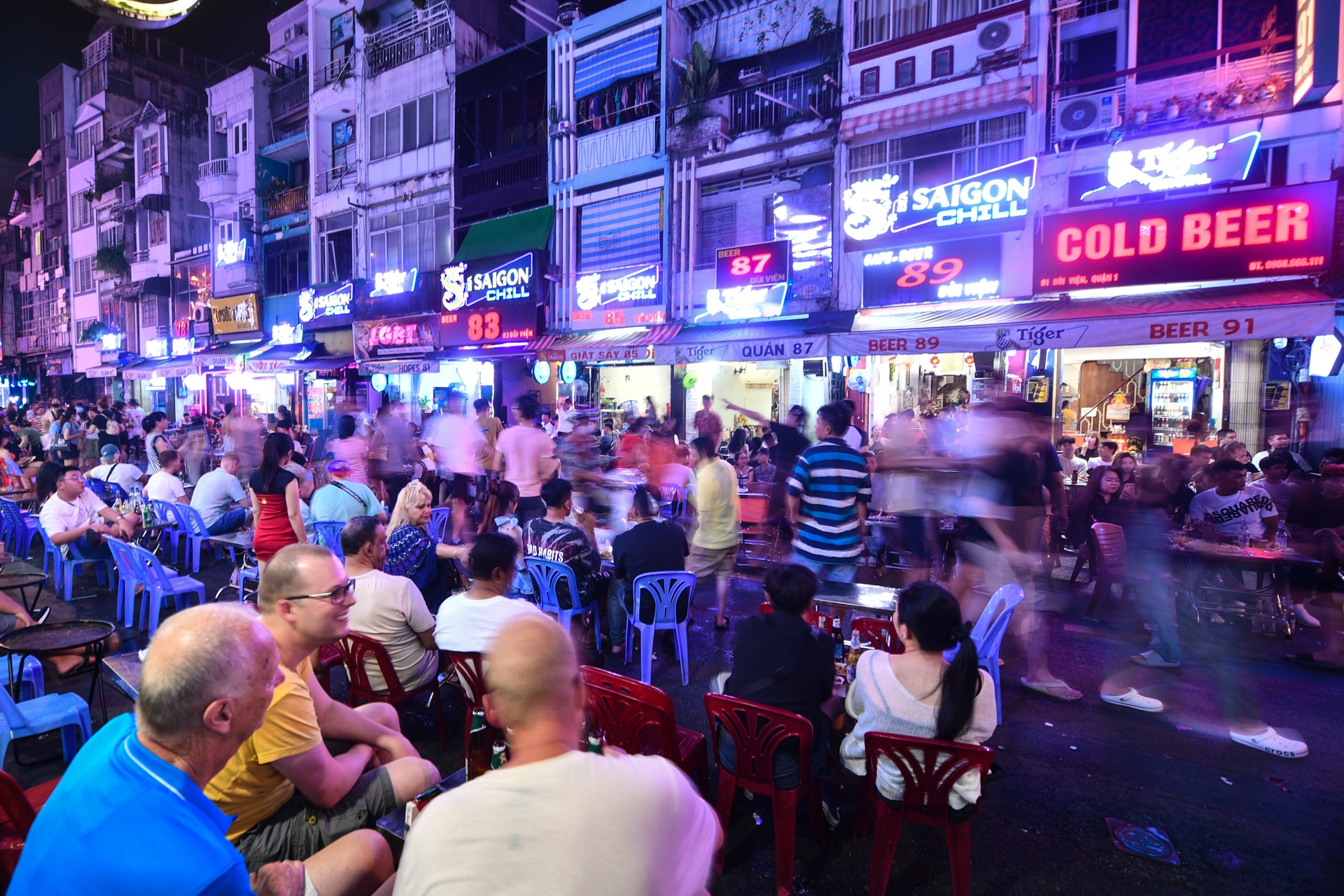 Pho Bui Vien dong nghit nguoi anh 10