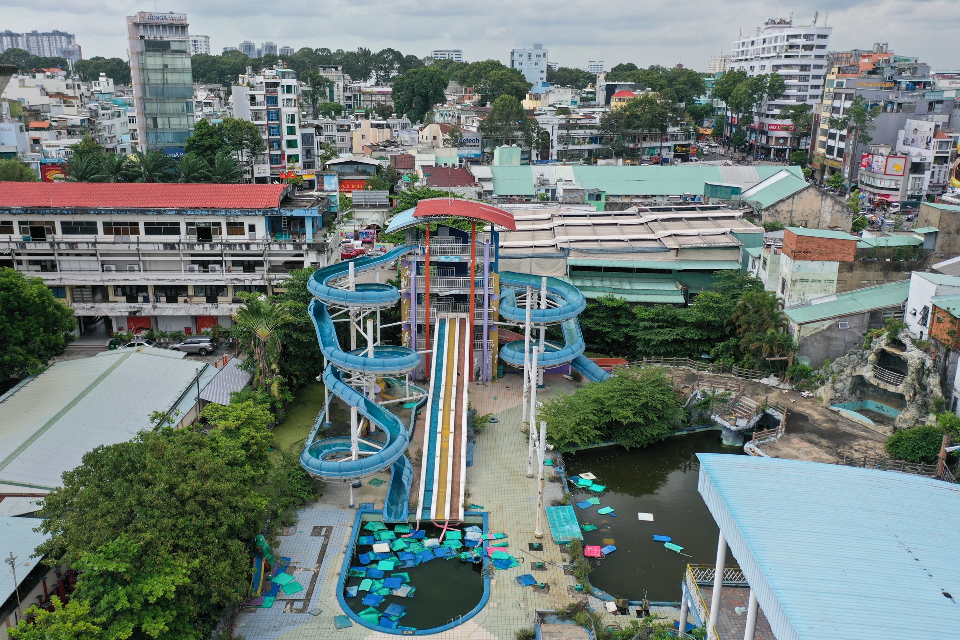Cong vien nuoc Dai The Gioi bo hoang o TP.HCM anh 2