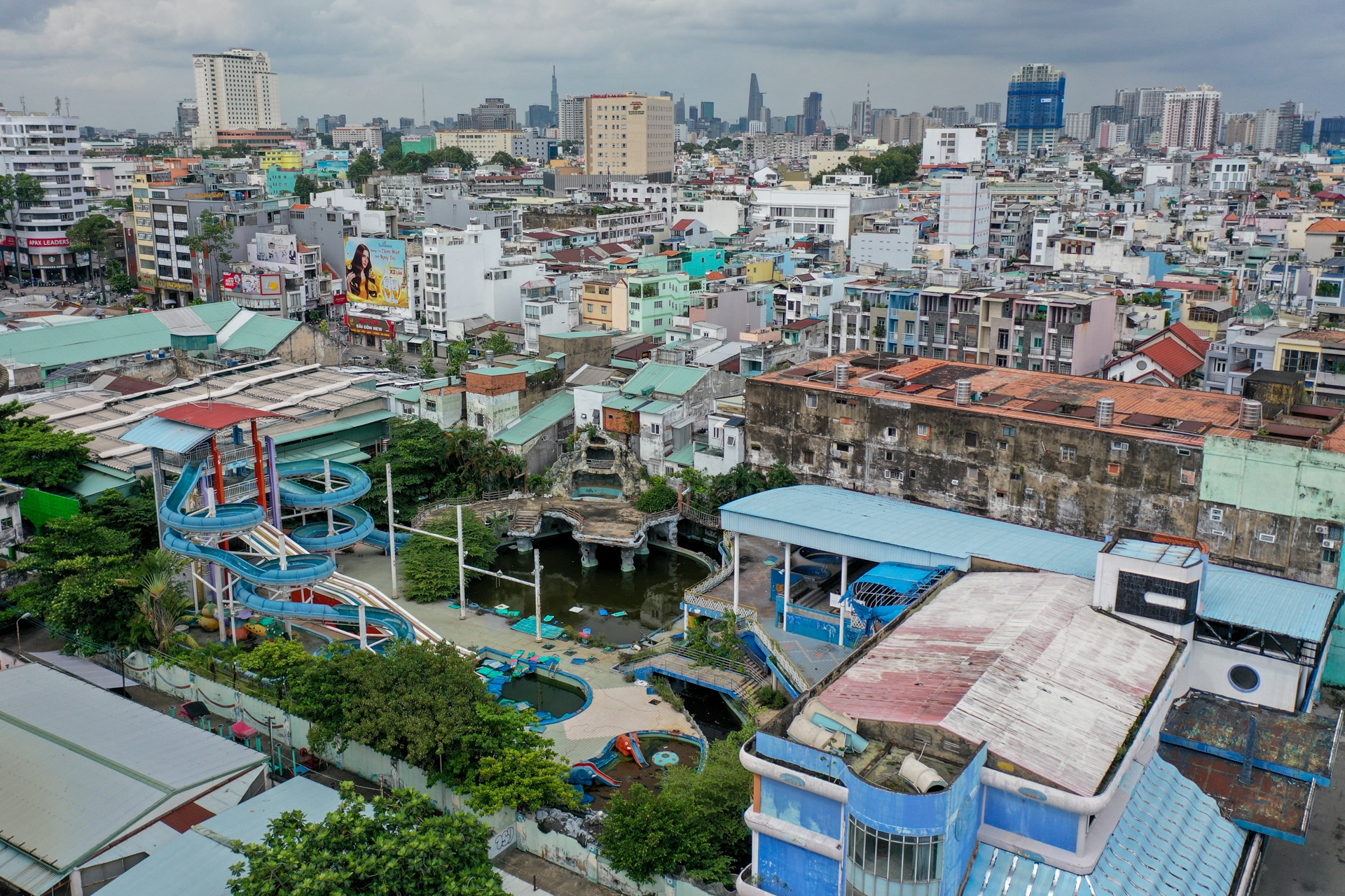 Cong vien nuoc Dai The Gioi bo hoang o TP.HCM anh 11