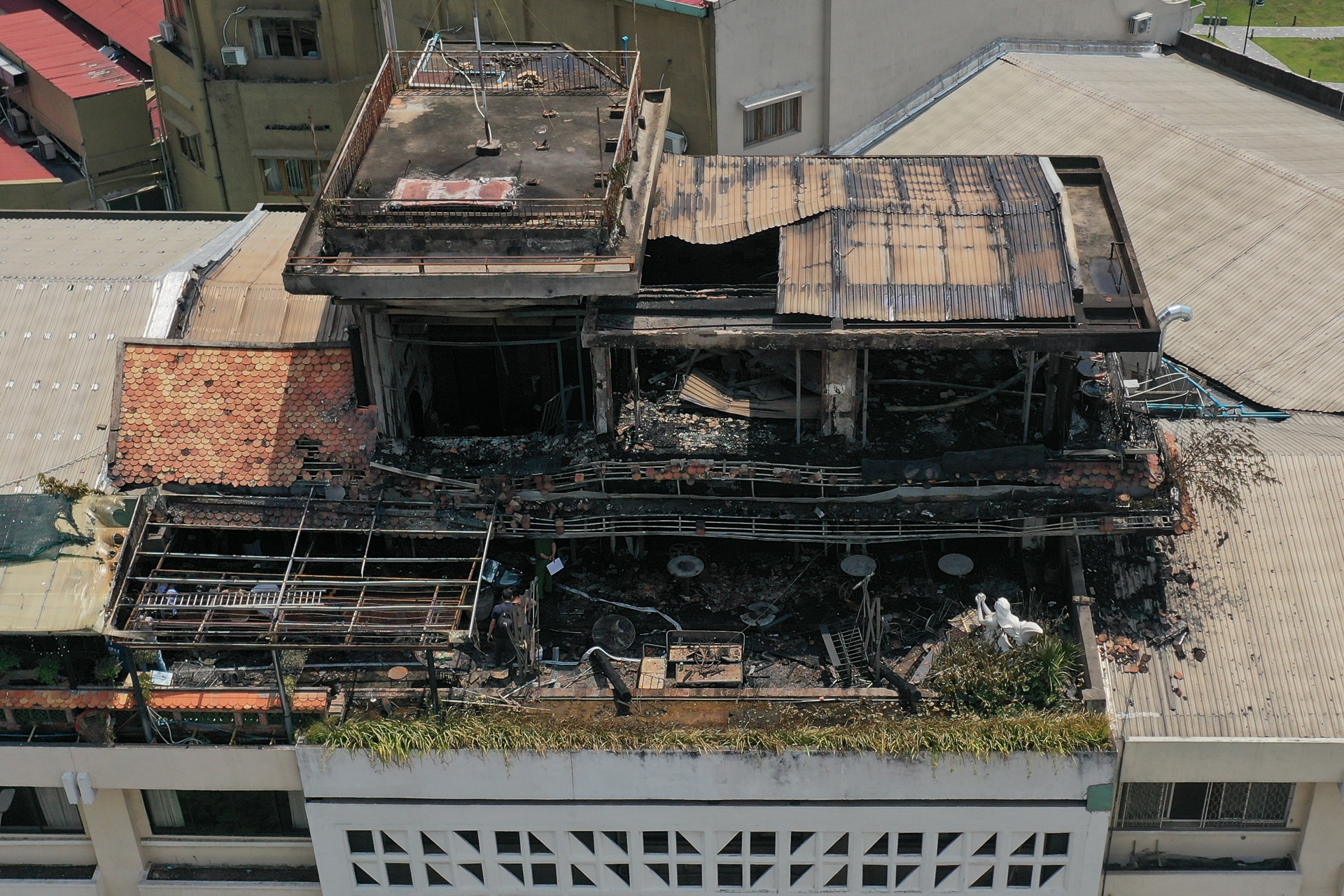 chay quan ca phe tren duong Dong Khoi anh 2