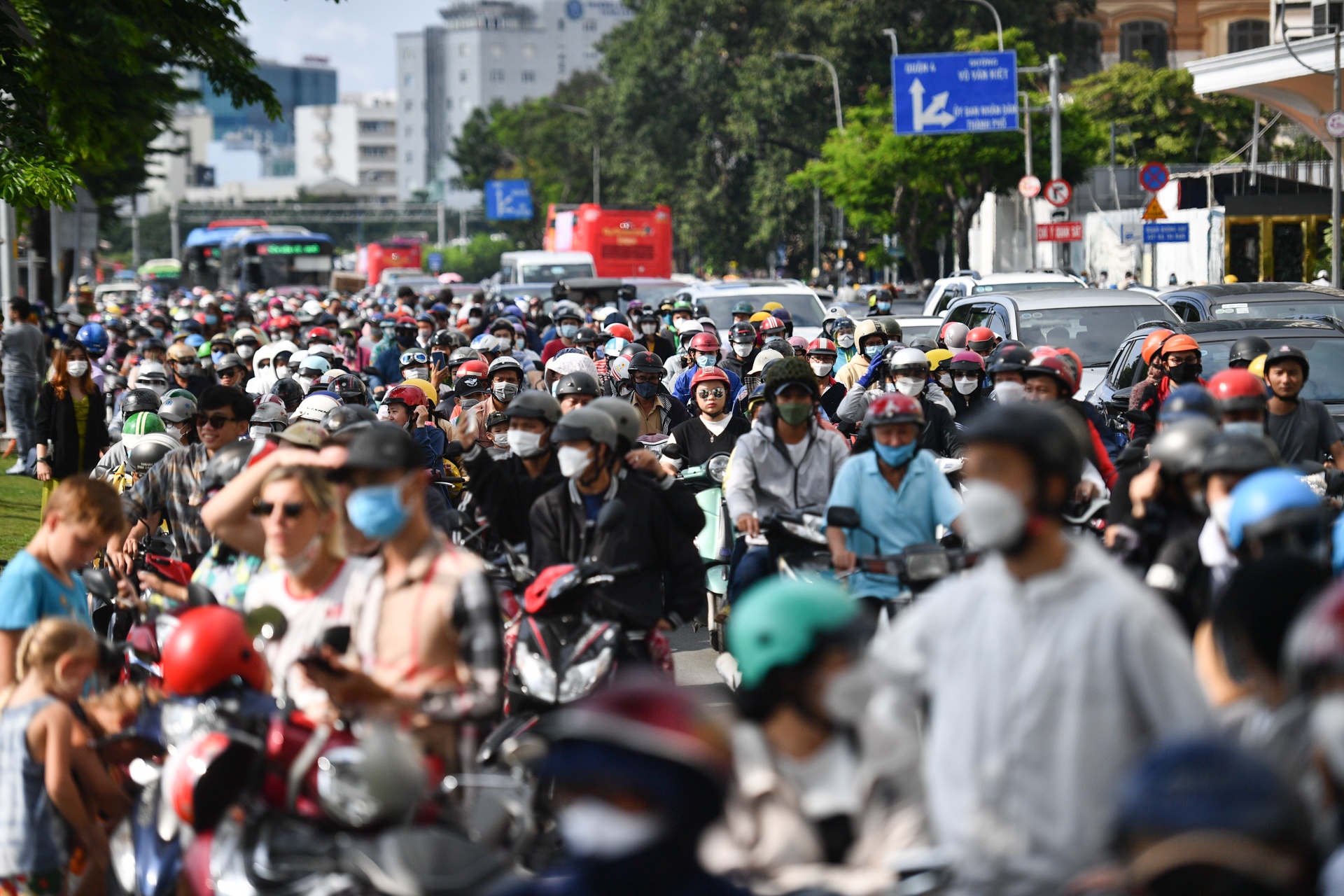 khinh khi cau,  quoc khanh,  TP.HCM anh 8