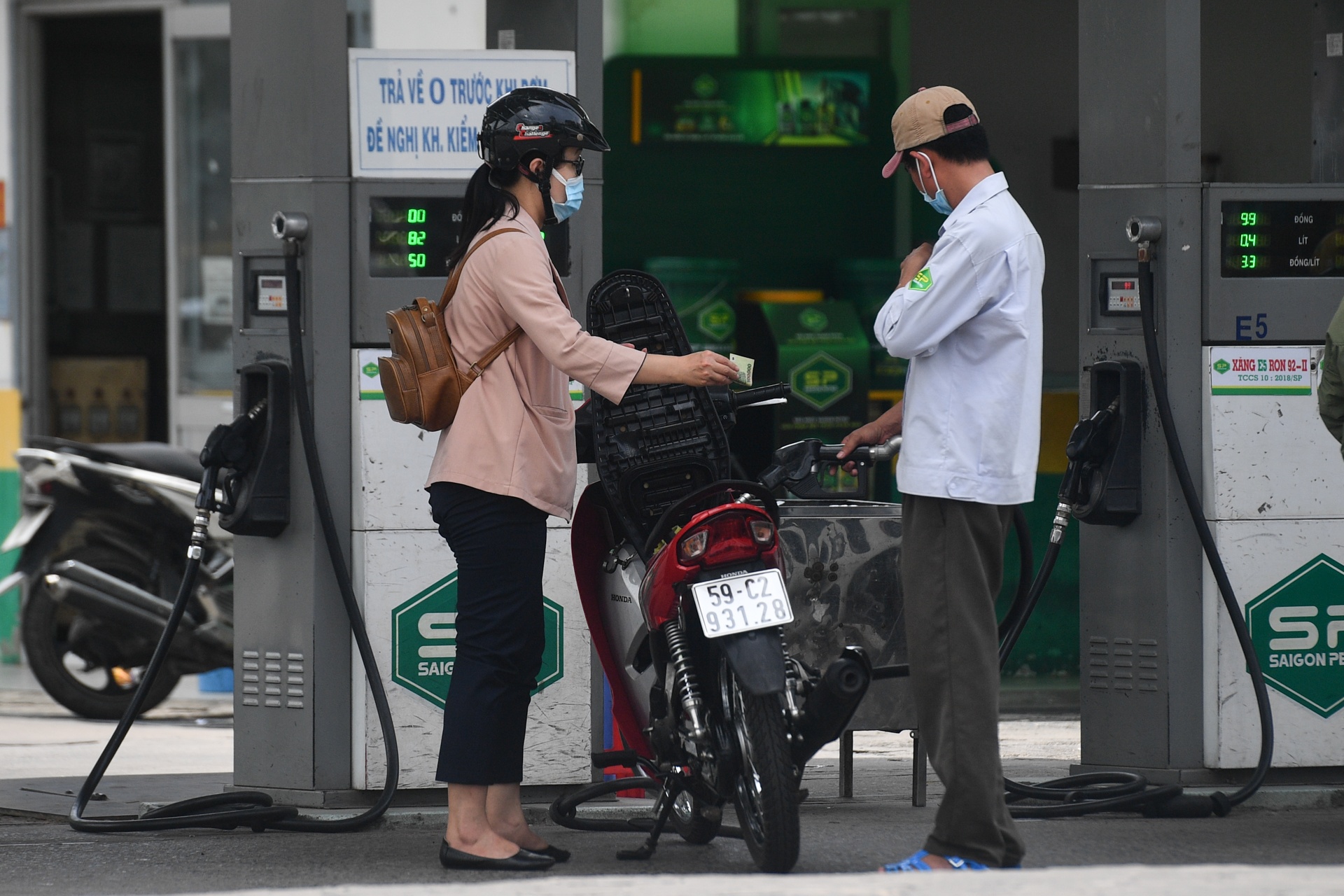 xang dau Saigon Petro anh 2