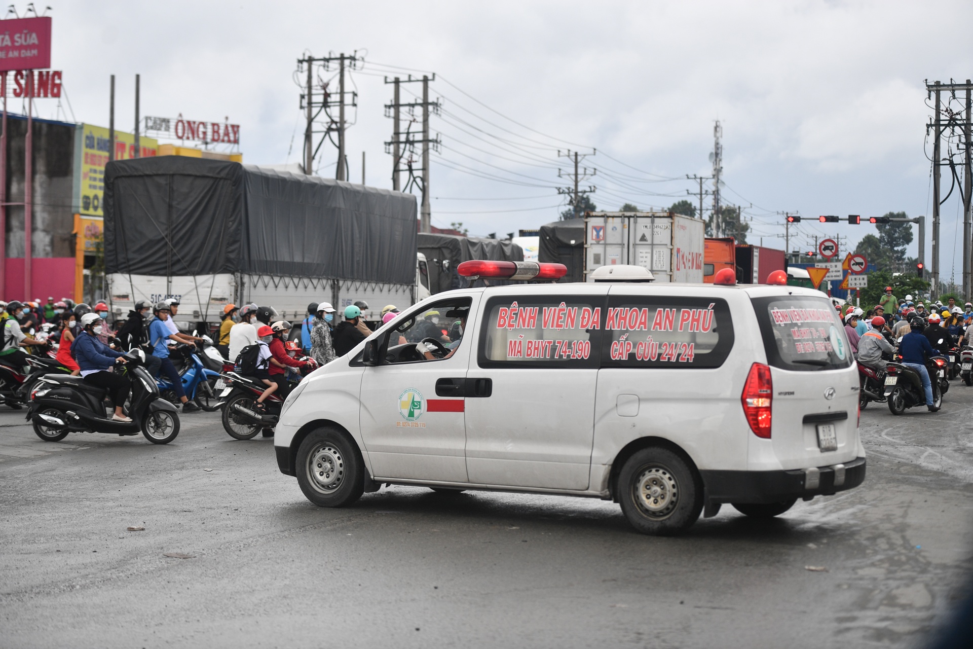 chay karaoke Binh Duong anh 7