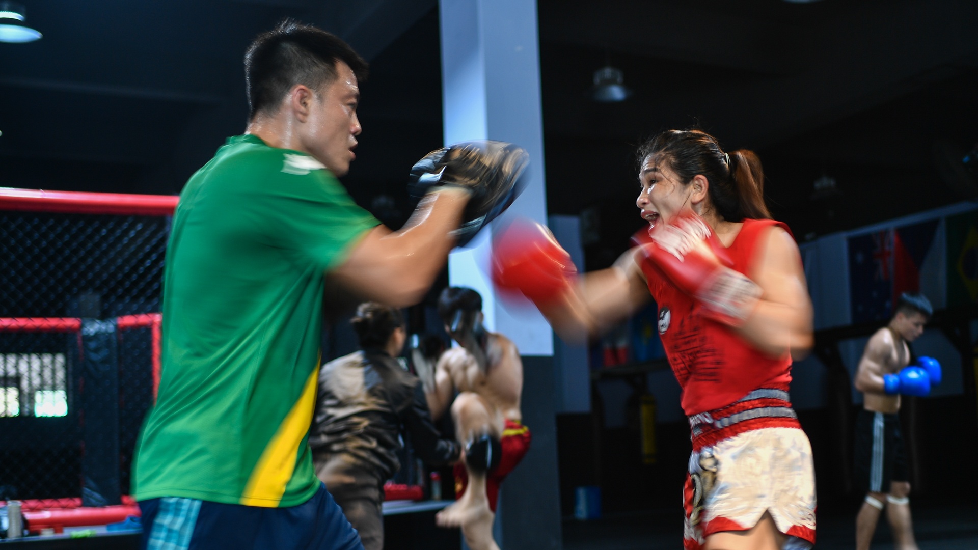 tập luyện giải MMA ảnh 4 tap luyen giai MMA anh 4