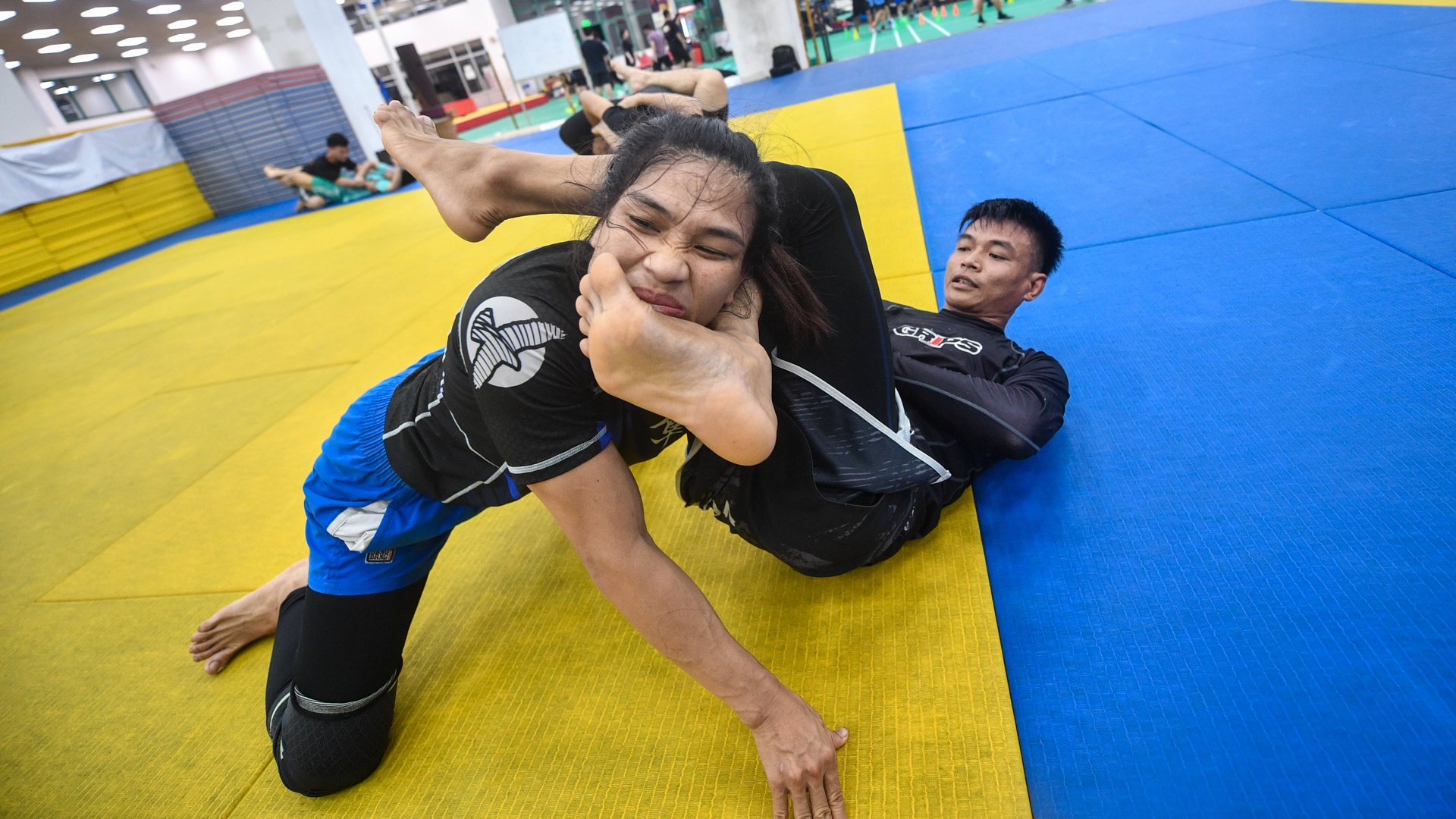 tập luyện giải MMA ảnh 13 tap luyen giai MMA anh 13