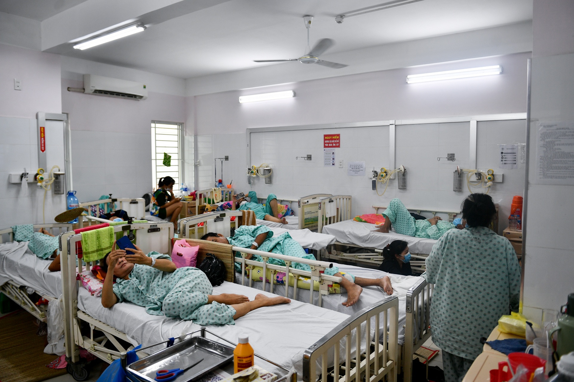 Benh vien TP.HCM xuong cap anh 8