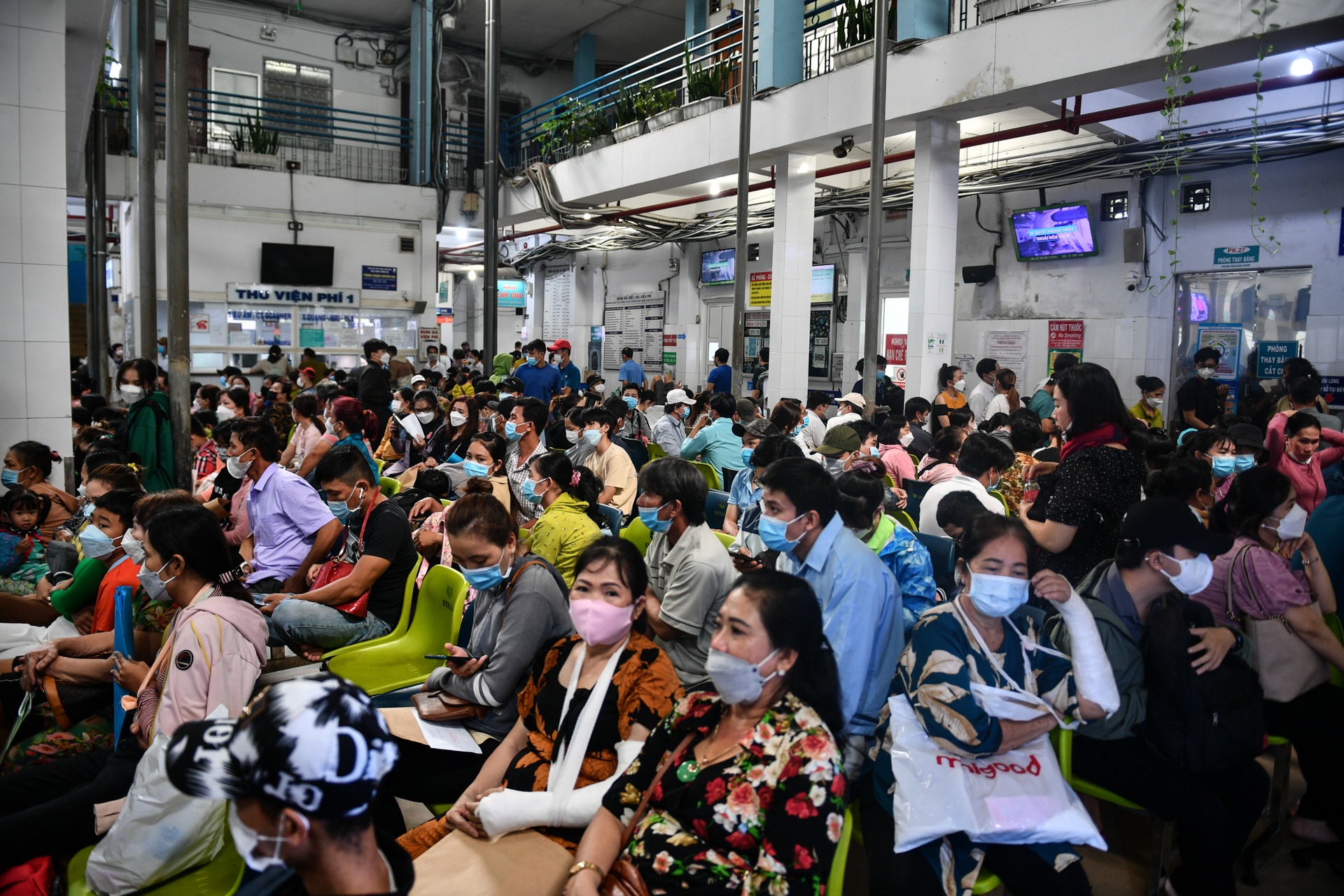 Benh vien TP.HCM xuong cap anh 9