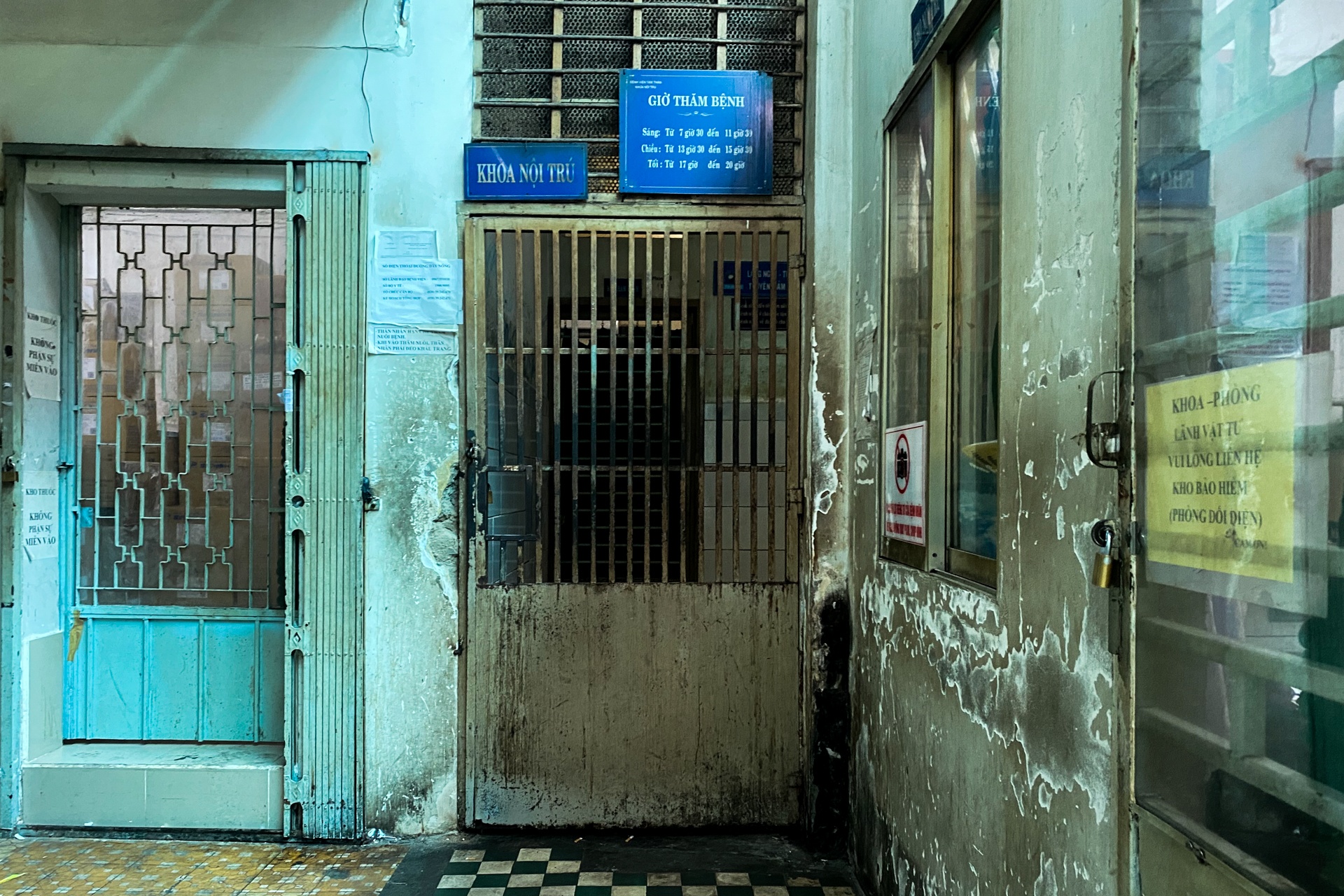 benh vien TP.HCM xuong cap anh 9