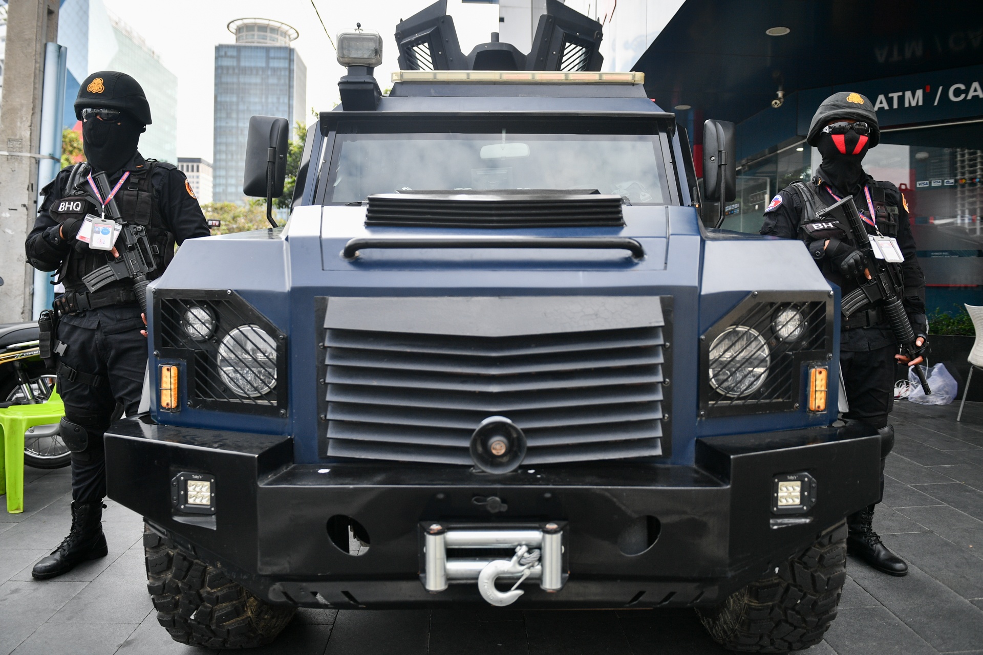 Duong pho Phnom Penh 'khoac ao moi' nhan dip Hoi nghi ASEAN hinh anh