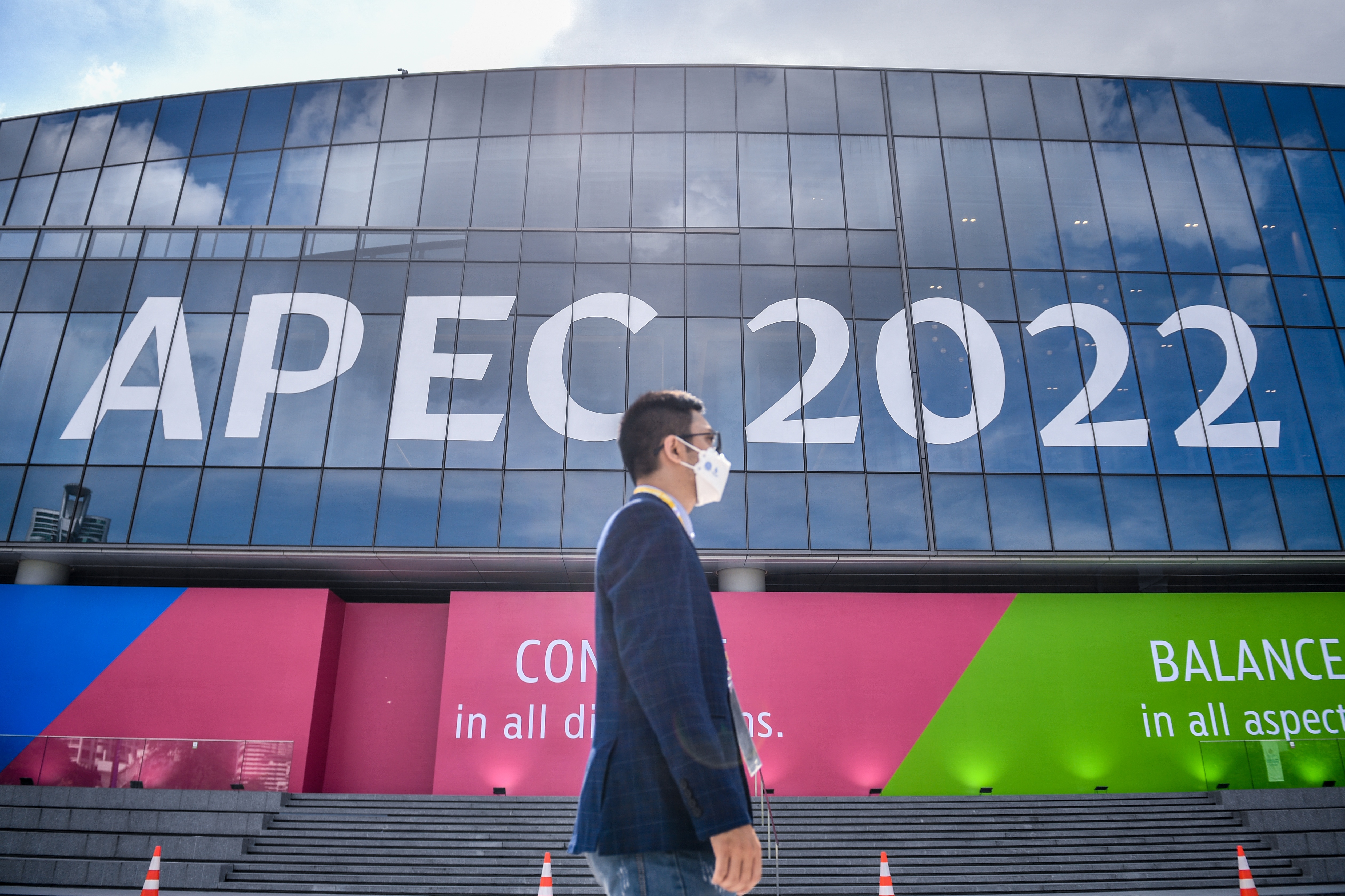 Zing tu Bangkok: Can canh noi to chuc Hoi nghi Cap cao APEC hinh anh