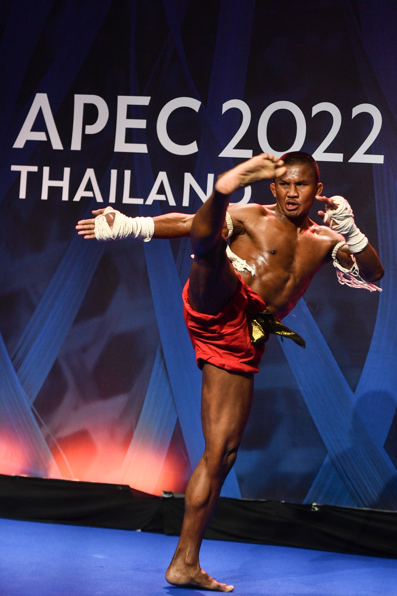 Buakaw tai APEC 2022 anh 3