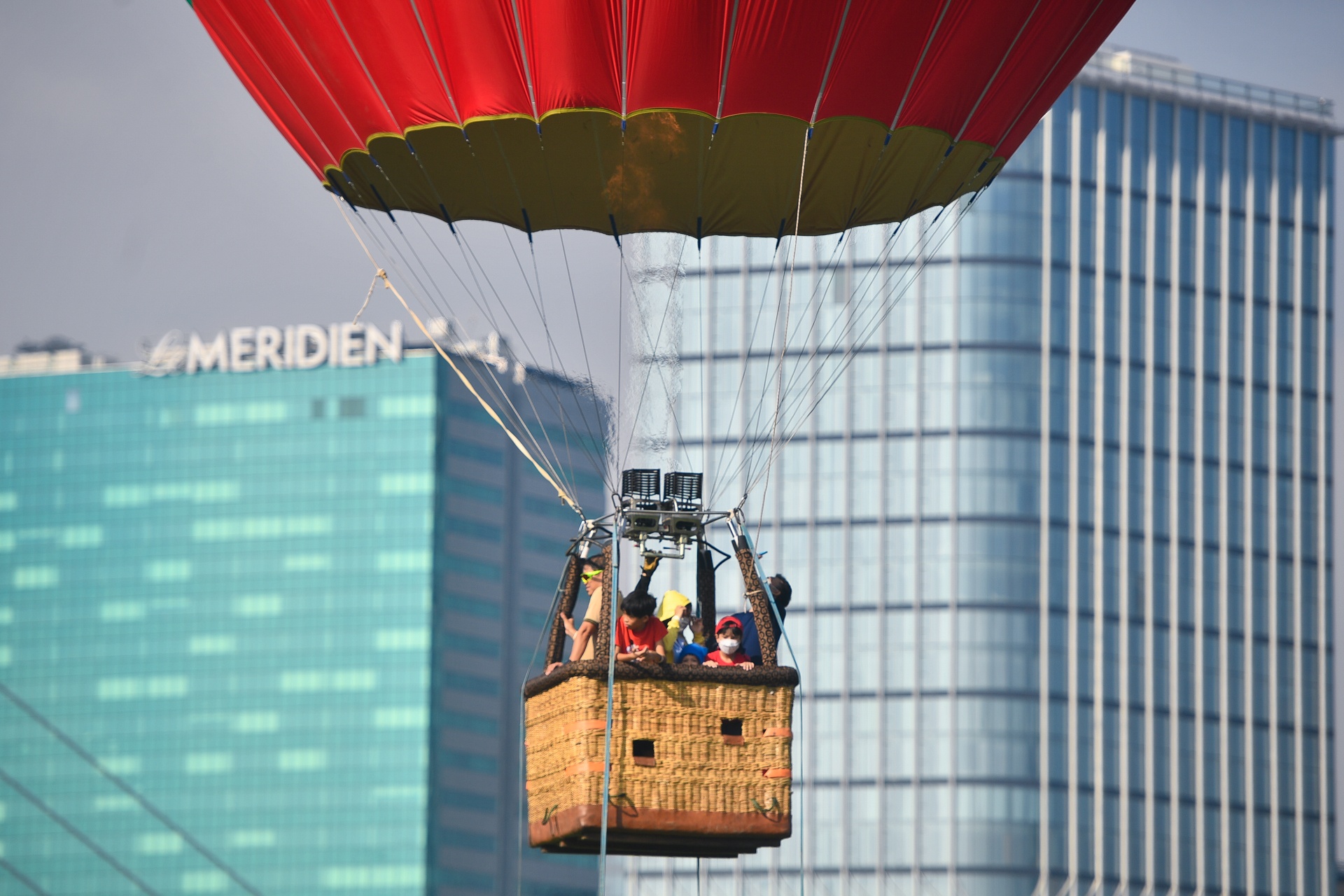 trai nghiem khinh khi cau anh 6