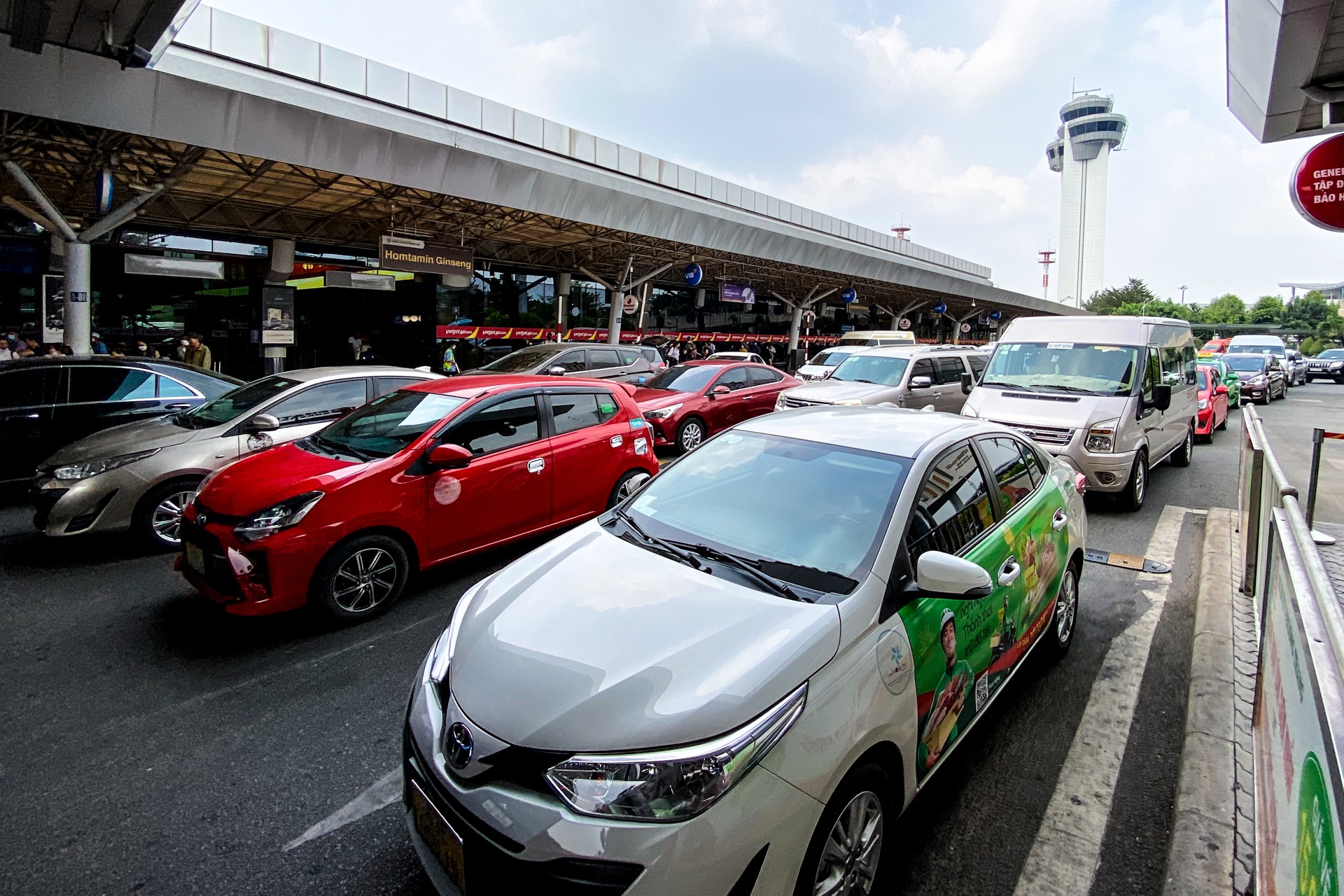 San bay Tet duong lich anh 9