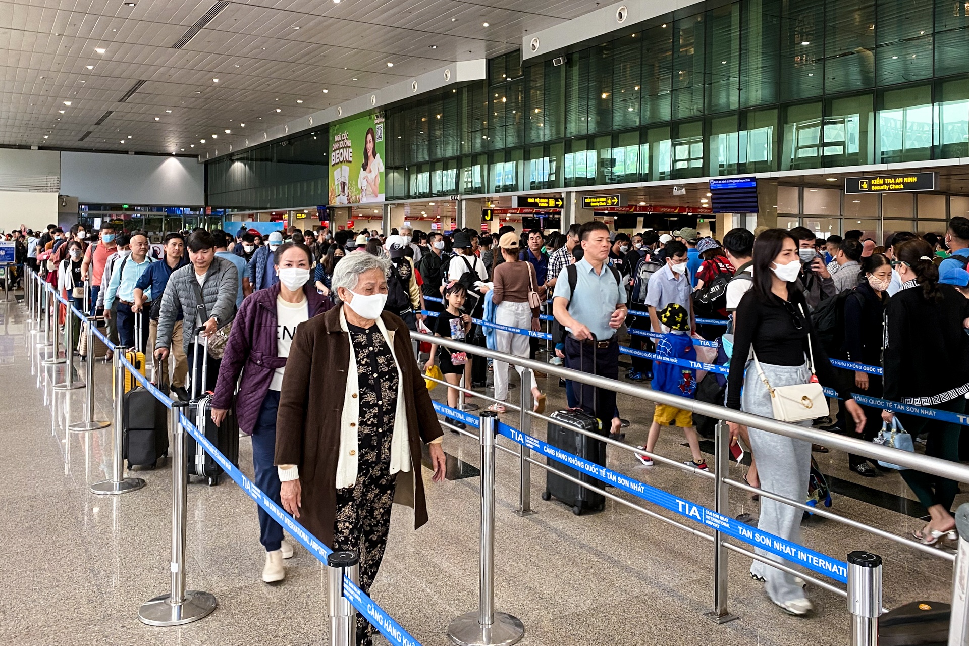 San bay Tet duong lich anh 7