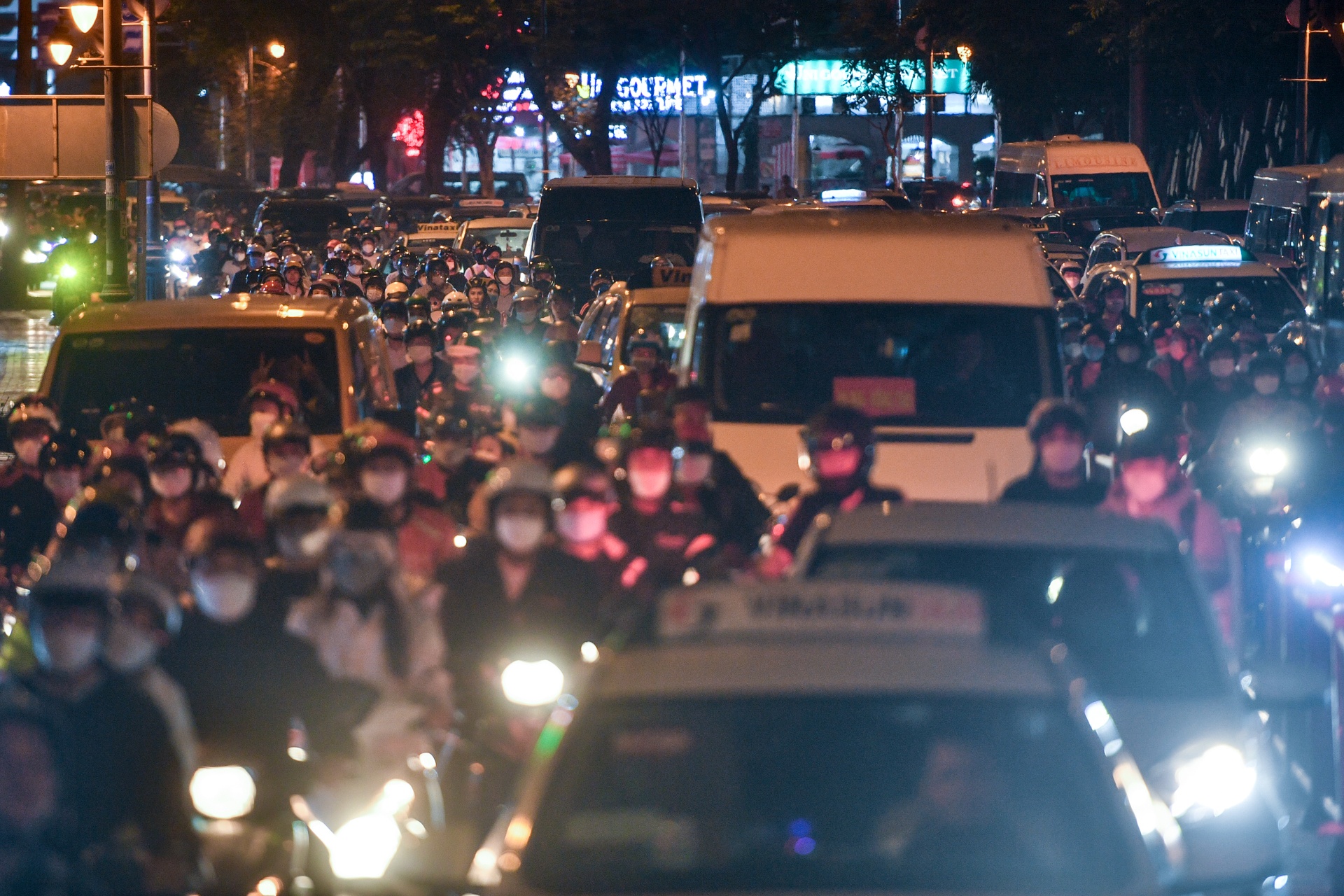San bay Tet Duong lich anh 6