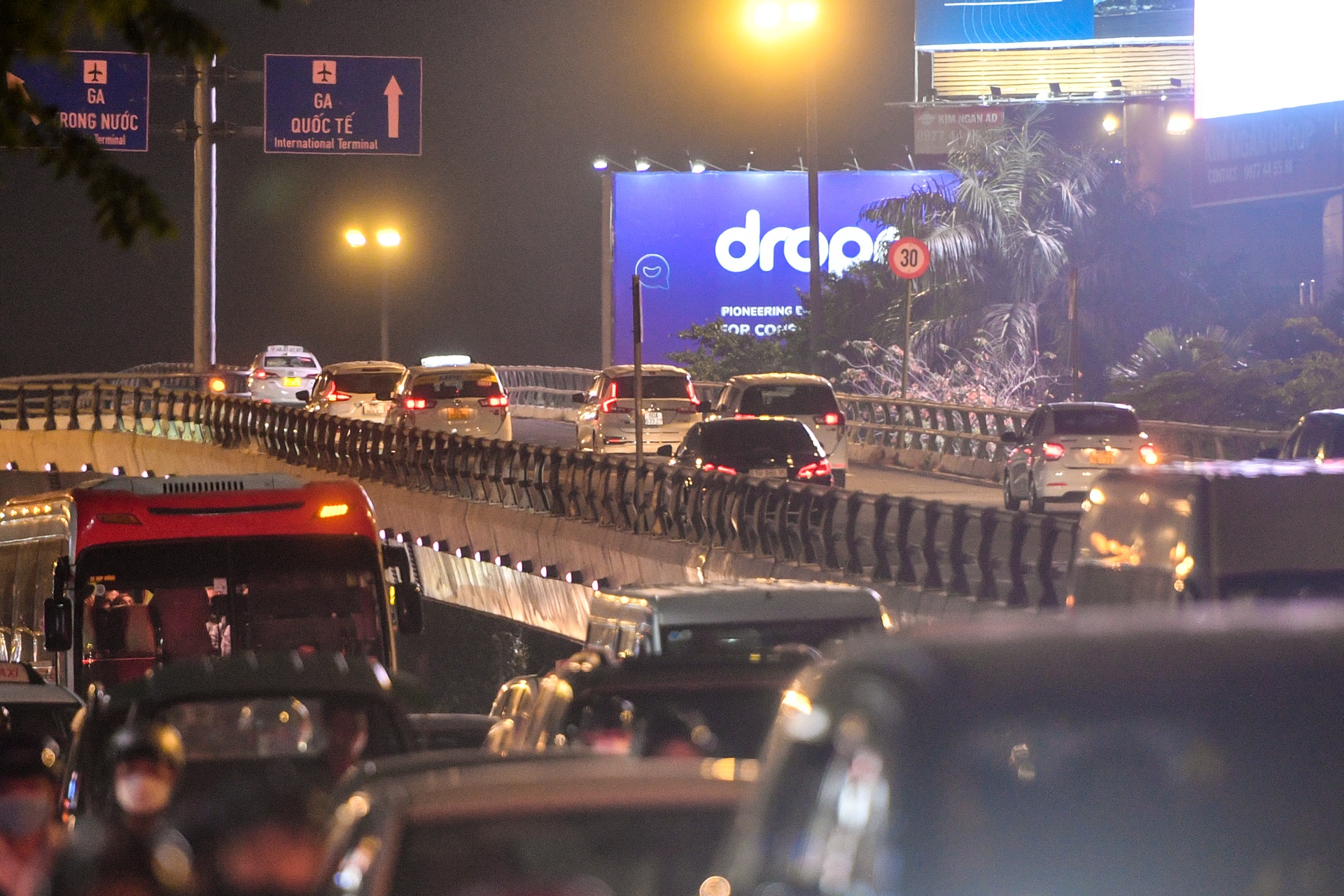 San bay Tet Duong lich anh 11