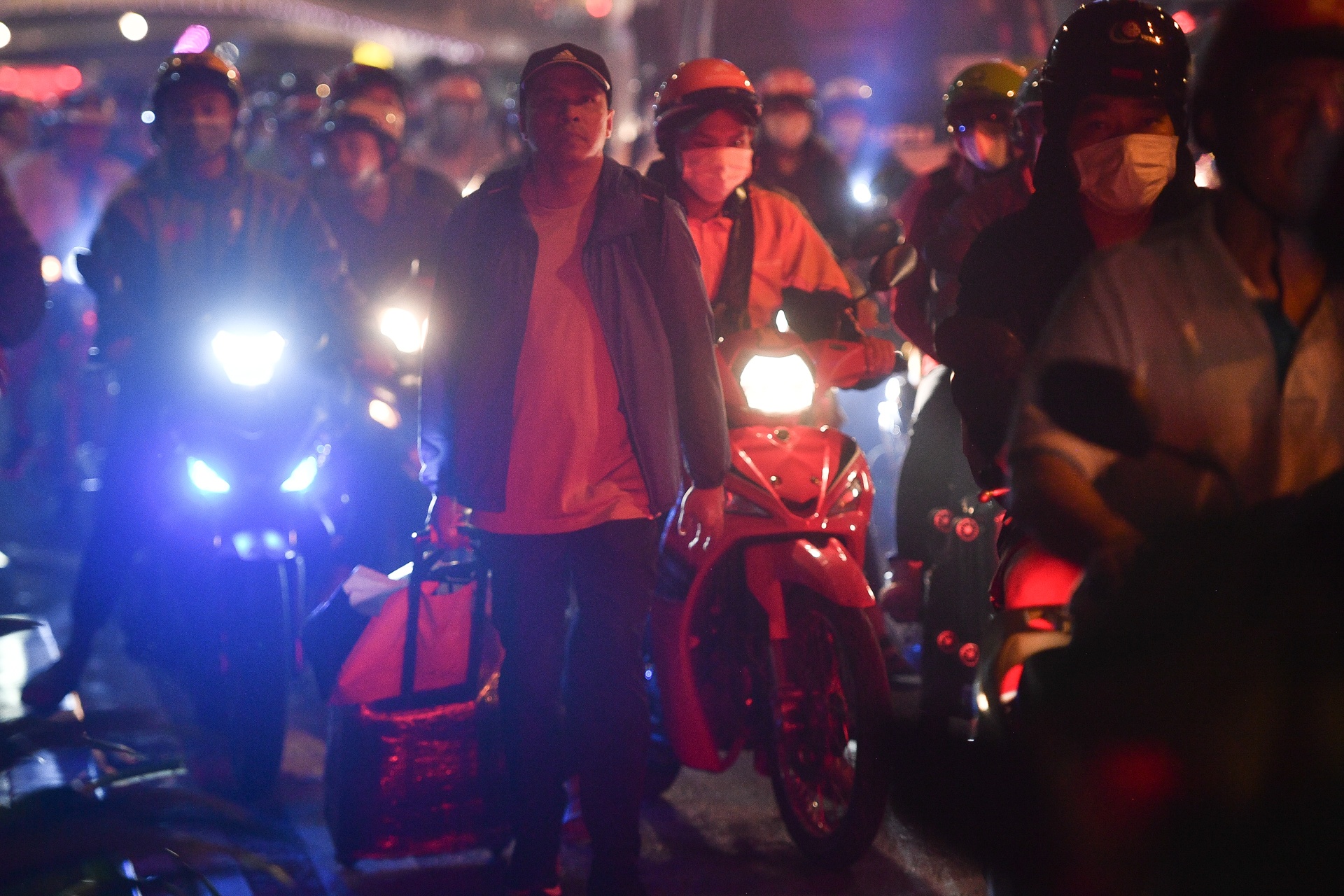 San bay Tet Duong lich anh 9