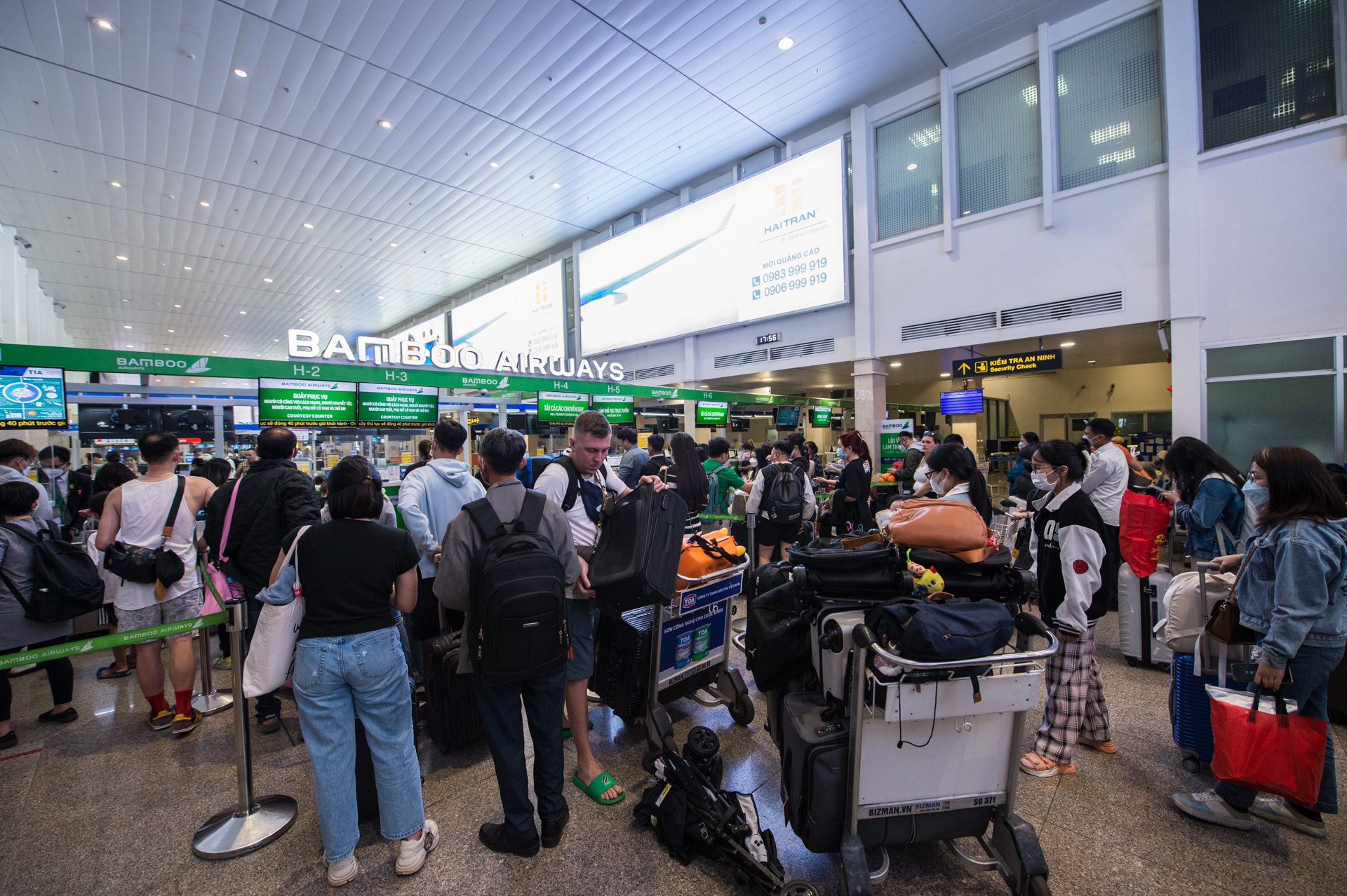 San bay Tet Duong lich anh 1