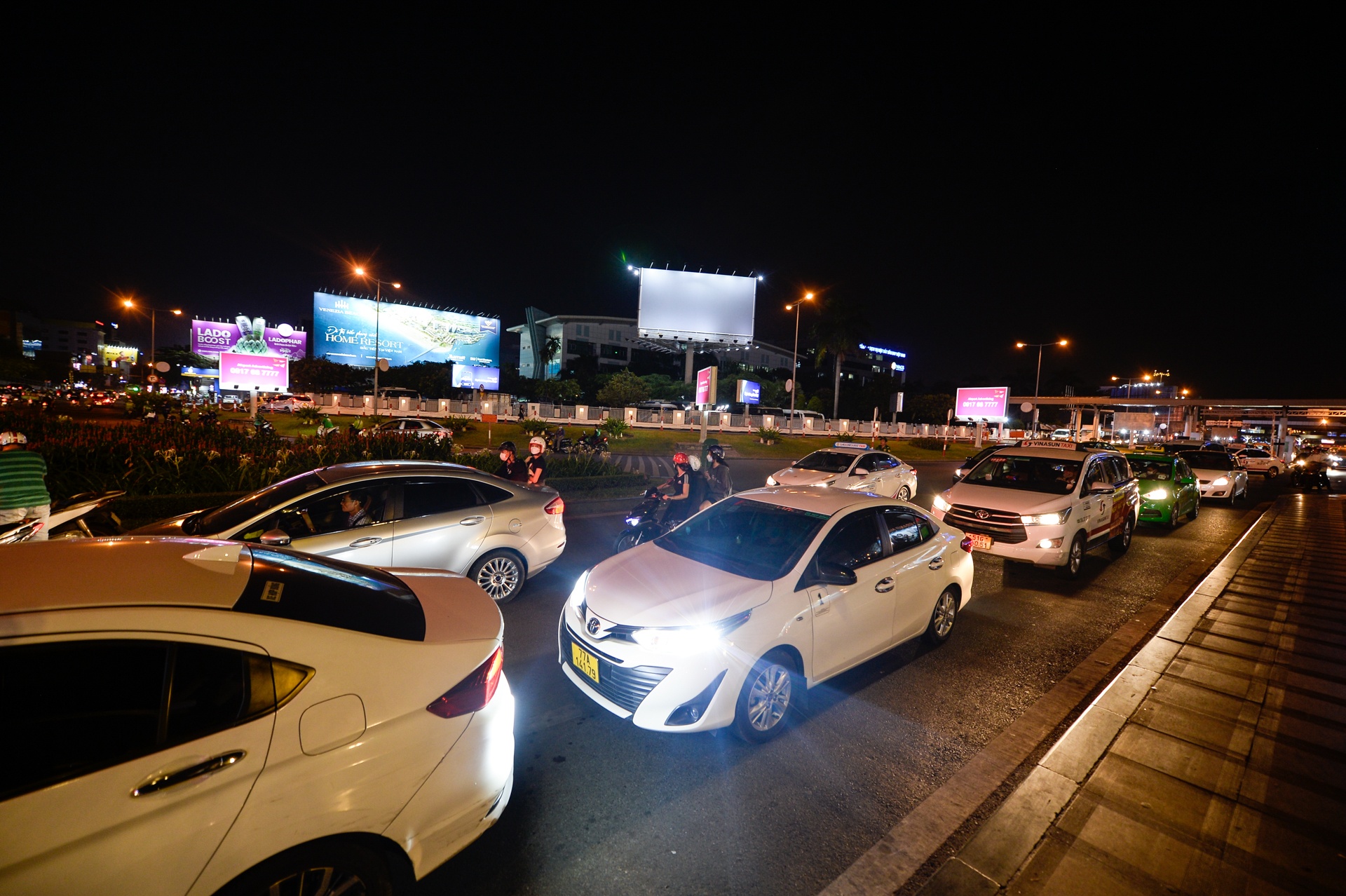 San bay Tet Duong lich anh 4