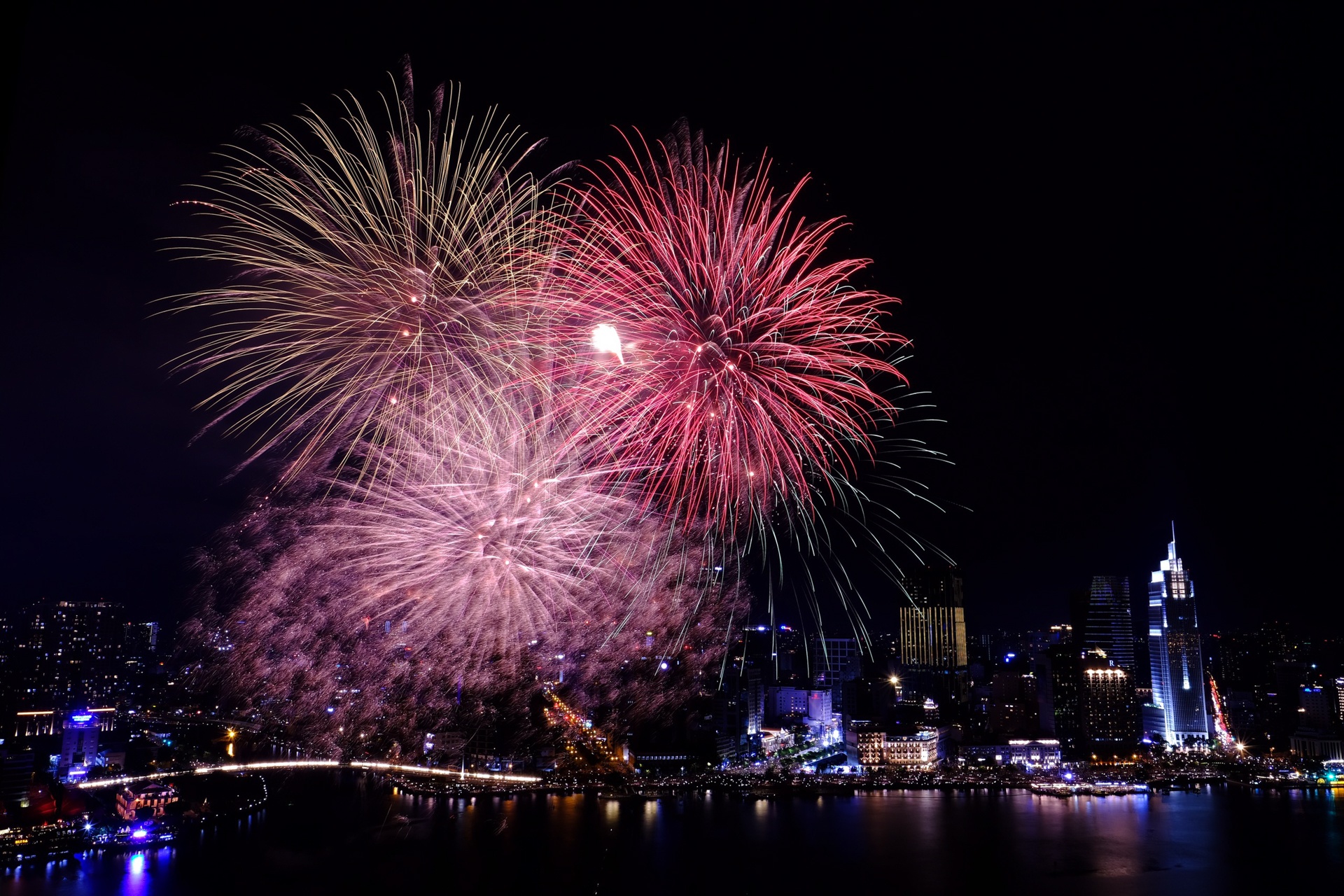 Phao hoa TP.HCM chao 2023 anh 5