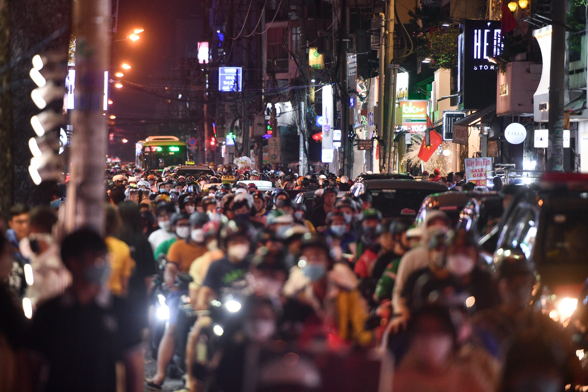 mua sam tet TP.HCM anh 1