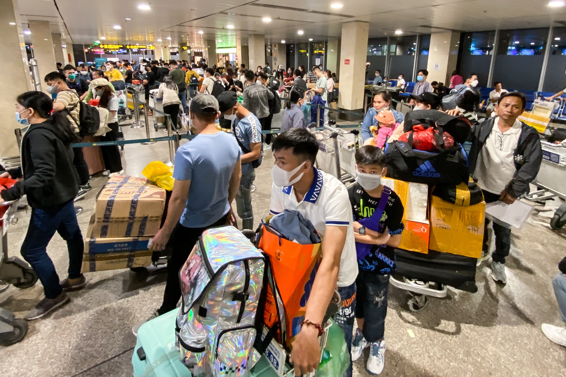 cao diem san bay Tet anh 2