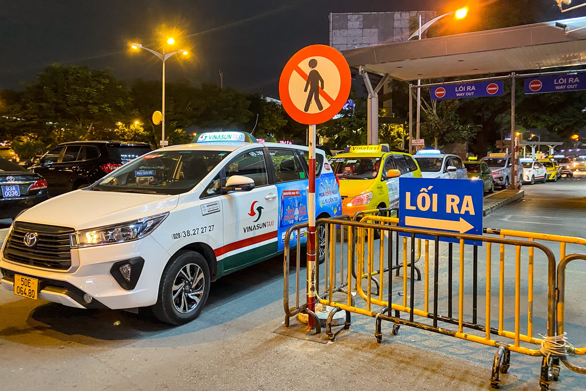 cao diem san bay Tet anh 9