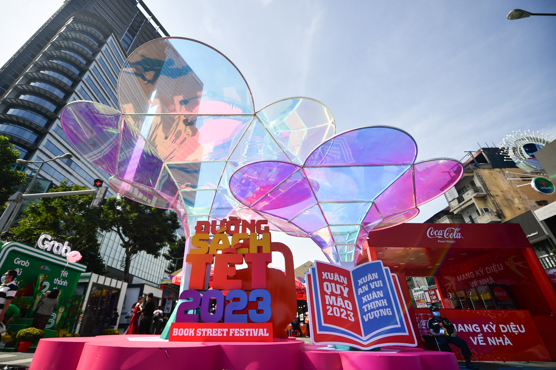 duong sach Tet 2023 anh 1