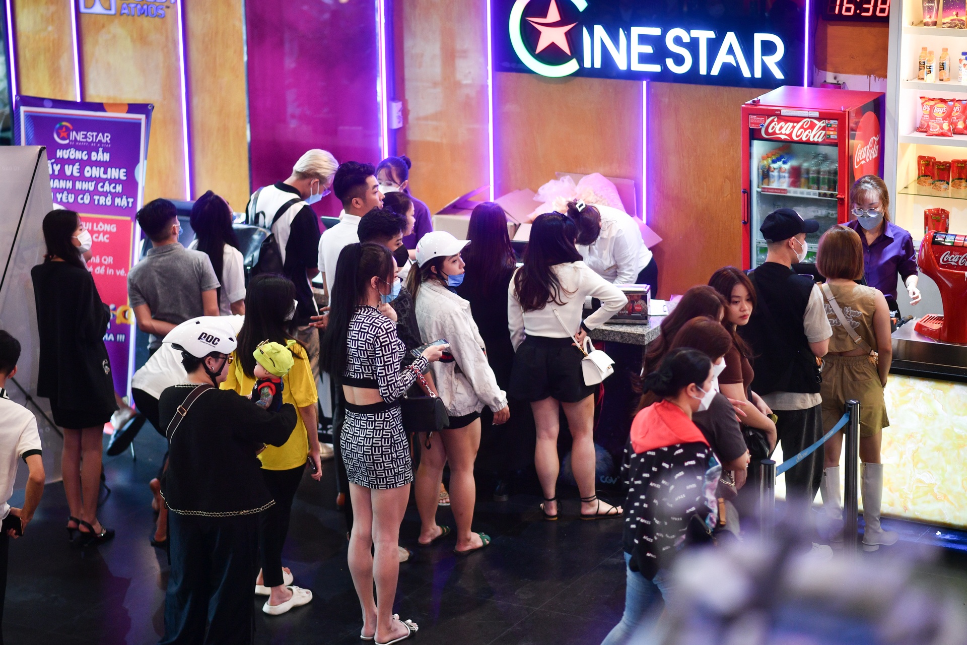 Rap phim dong duc Tet anh 1