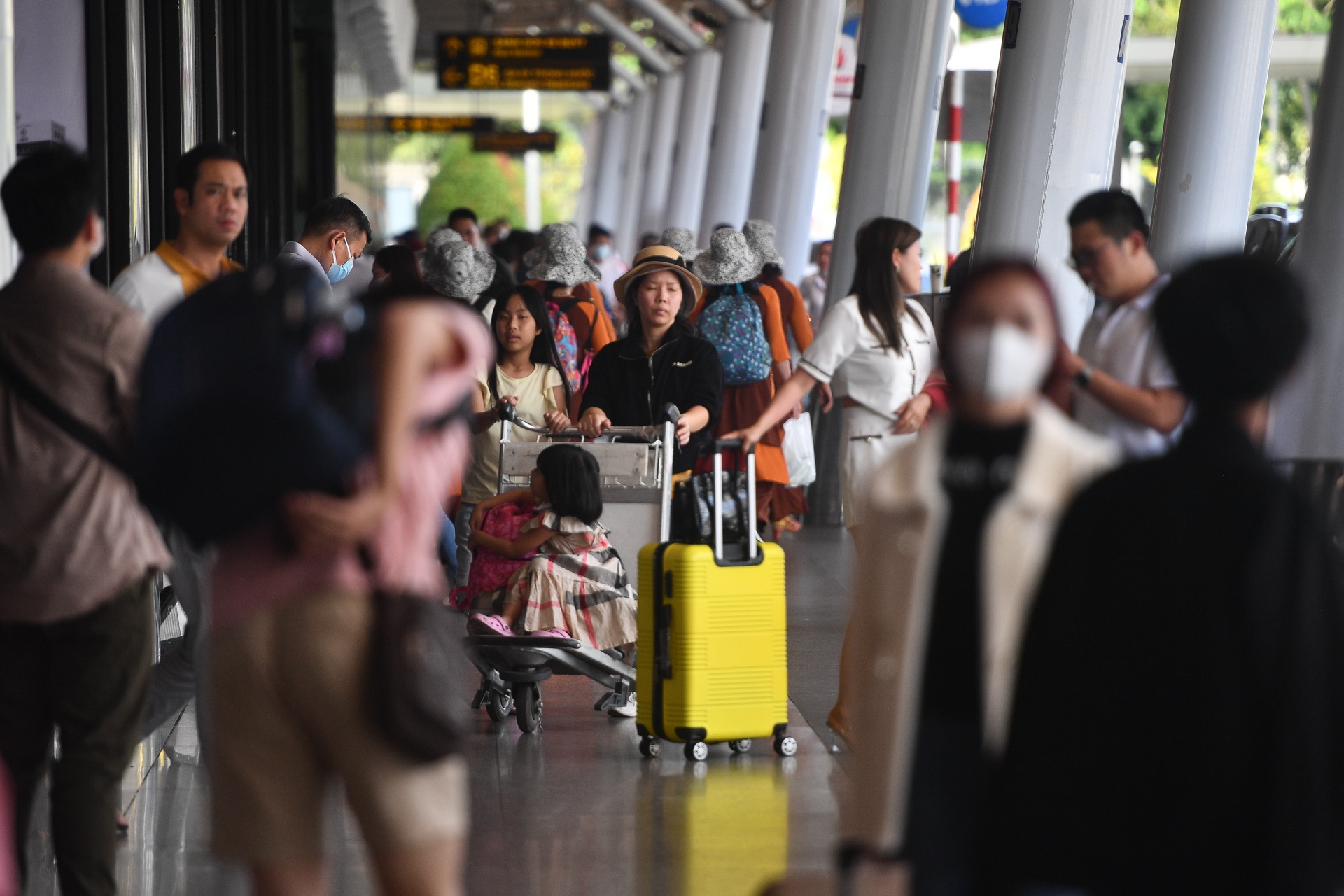 san bay mung 5 Tet anh 8