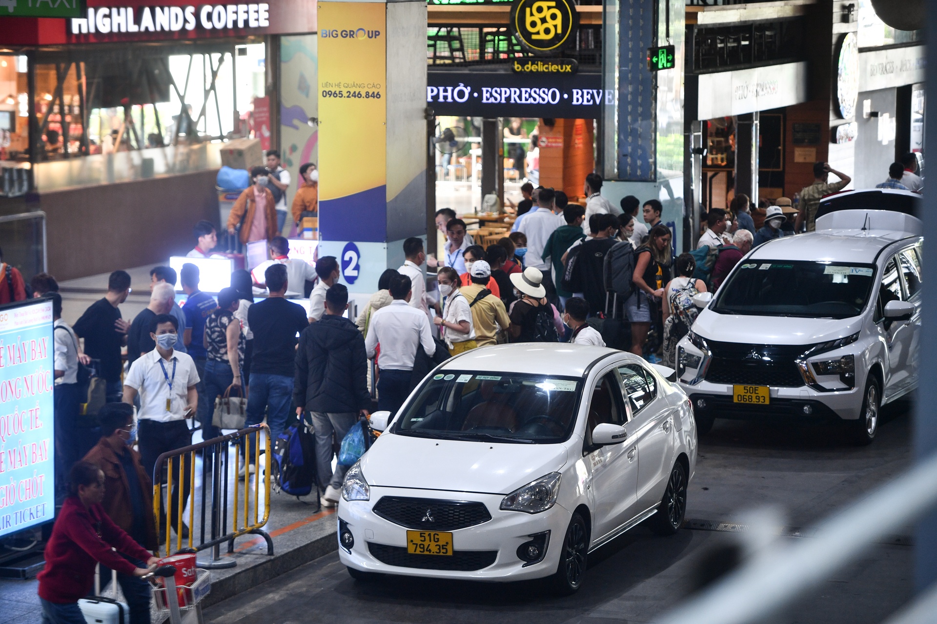 san bay mung 5 Tet anh 9