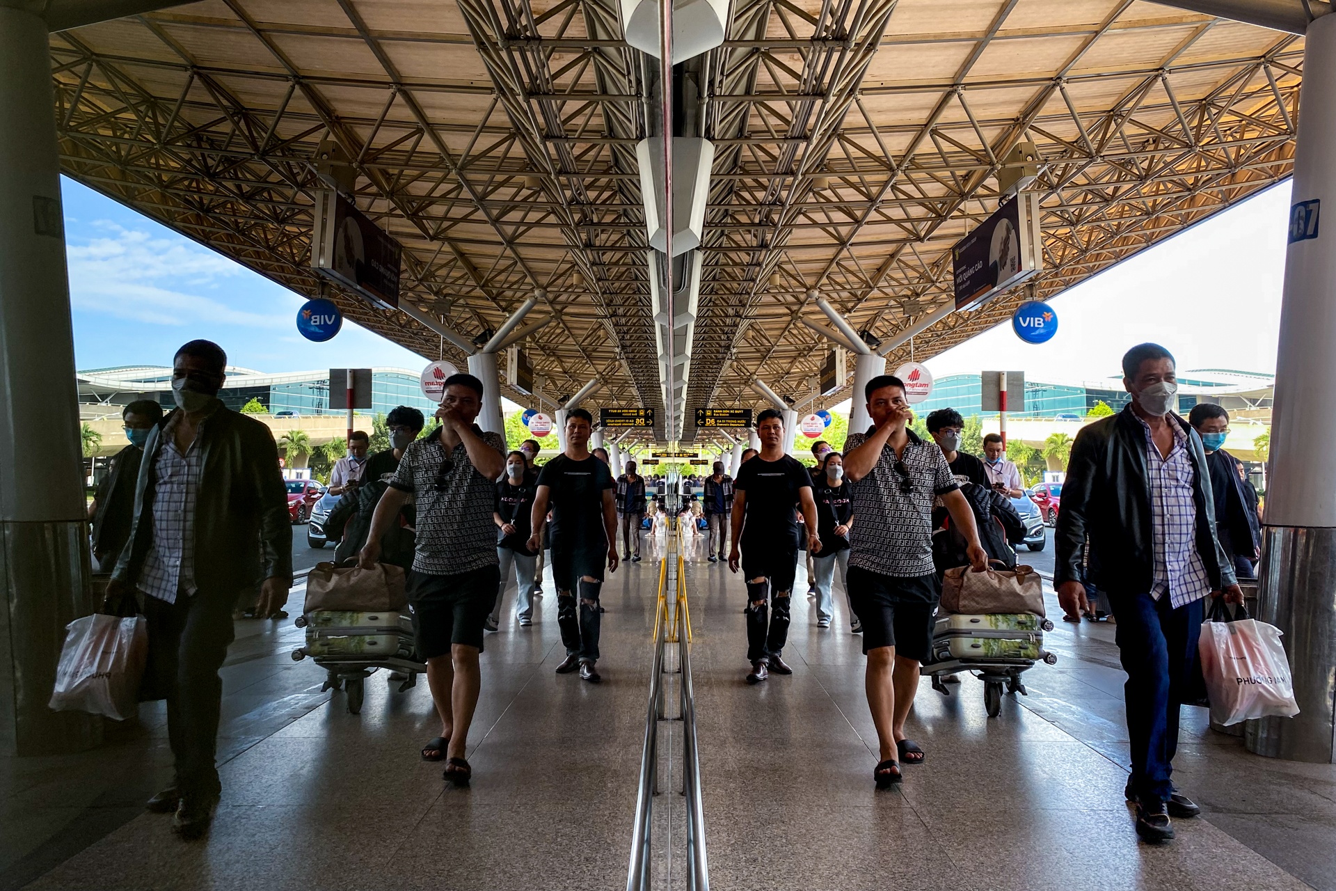 san bay mung 5 Tet anh 5