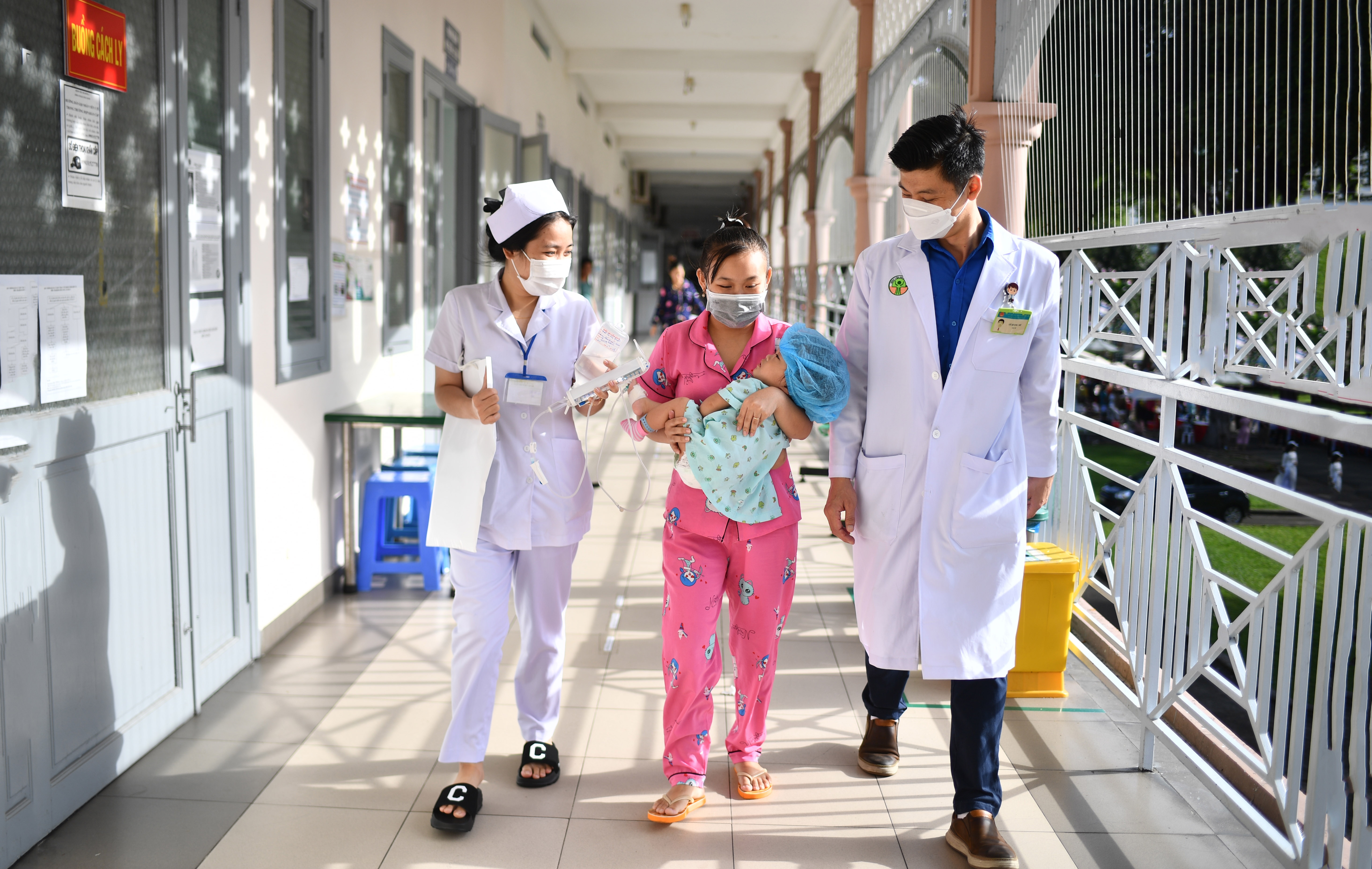 bac si be dau bu anh 18